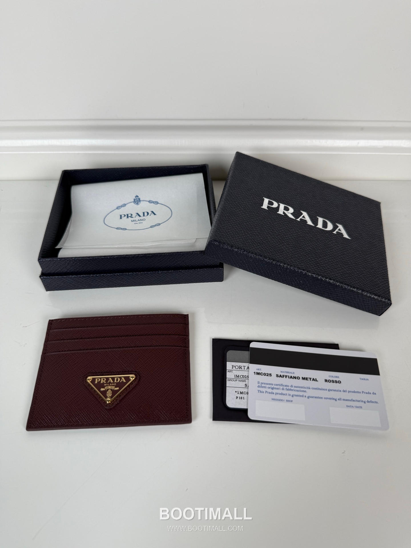 Prada Saffiano Calfskin Card Holder with Multi Slot Center Compartment Detail 프라다 사피아노 카프스킨 멀티 슬롯 센터 컴파트먼트 카드홀더 1MC025 11.2cm 1