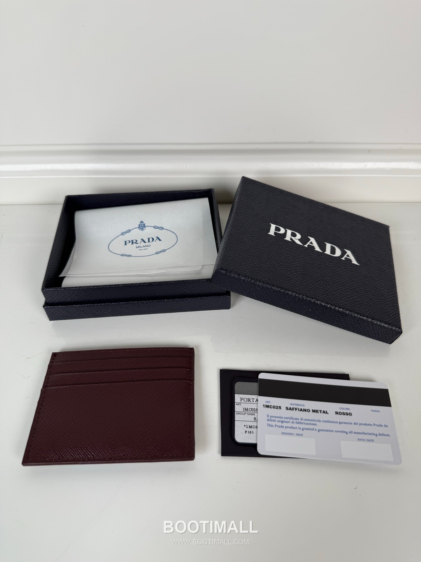 Prada Saffiano Calfskin Card Holder with Multi Slot Center Compartment Detail 프라다 사피아노 카프스킨 멀티 슬롯 센터 컴파트먼트 카드홀더 1MC025 11.2cm 2