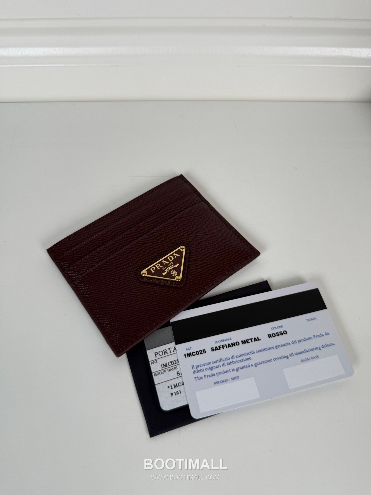 Prada Saffiano Calfskin Card Holder with Multi Slot Center Compartment Detail 프라다 사피아노 카프스킨 멀티 슬롯 센터 컴파트먼트 카드홀더 1MC025 11.2cm 3