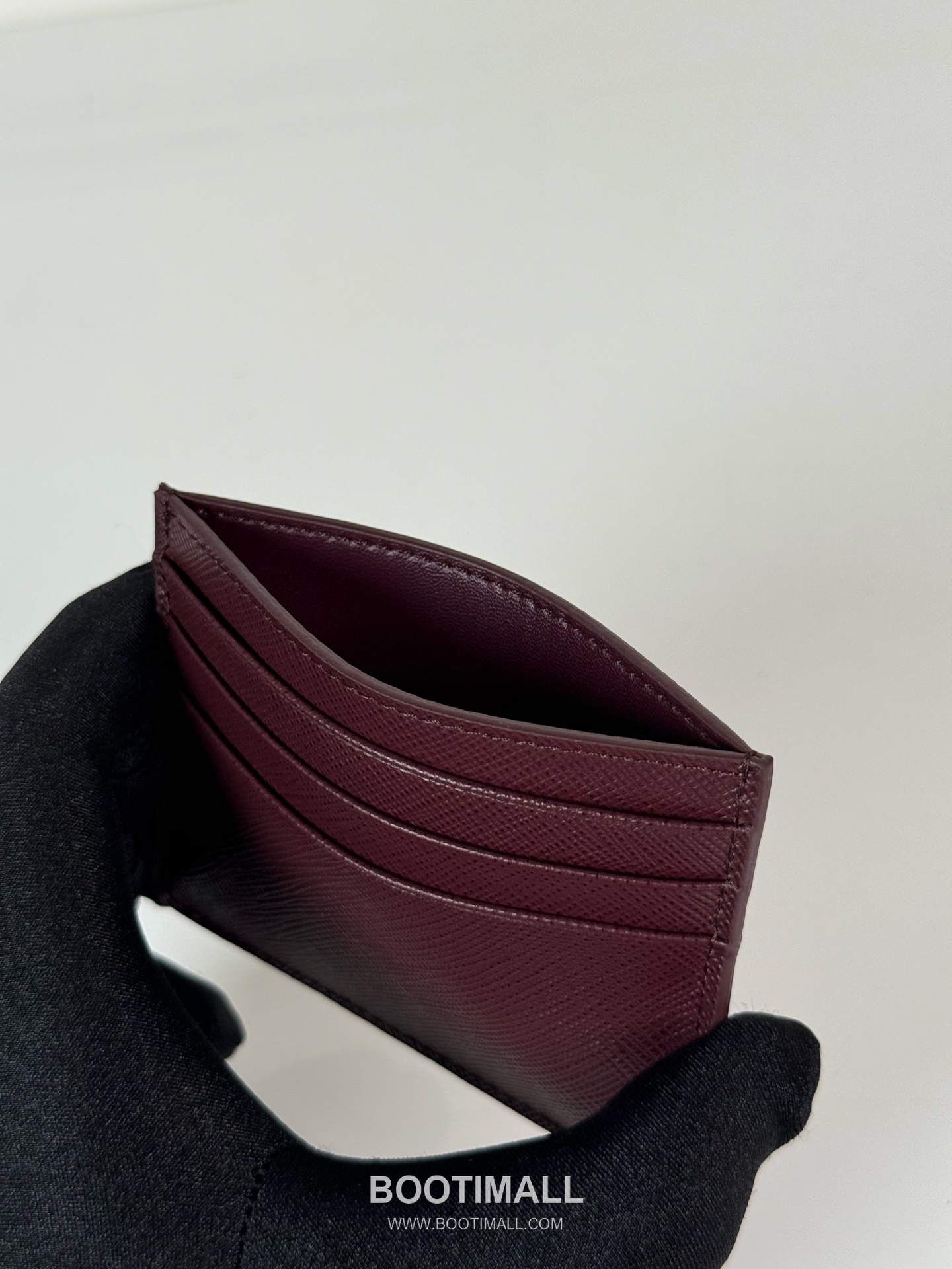 Prada Saffiano Calfskin Card Holder with Multi Slot Center Compartment Detail 프라다 사피아노 카프스킨 멀티 슬롯 센터 컴파트먼트 카드홀더 1MC025 11.2cm 6