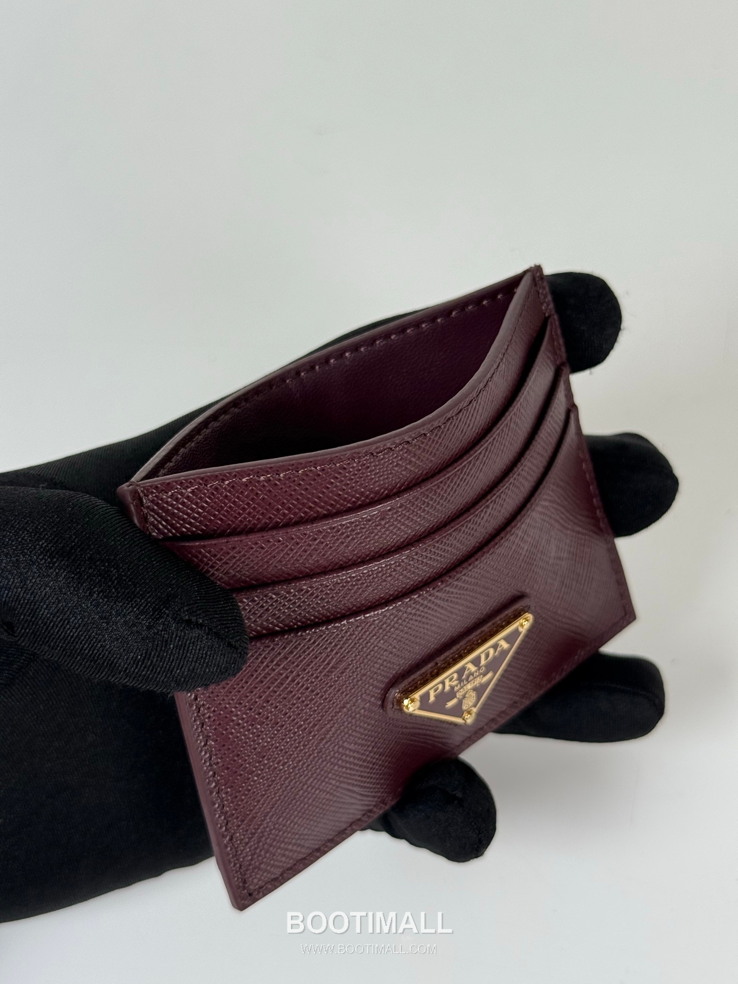 Prada Saffiano Calfskin Card Holder with Multi Slot Center Compartment Detail 프라다 사피아노 카프스킨 멀티 슬롯 센터 컴파트먼트 카드홀더 1MC025 11.2cm 7