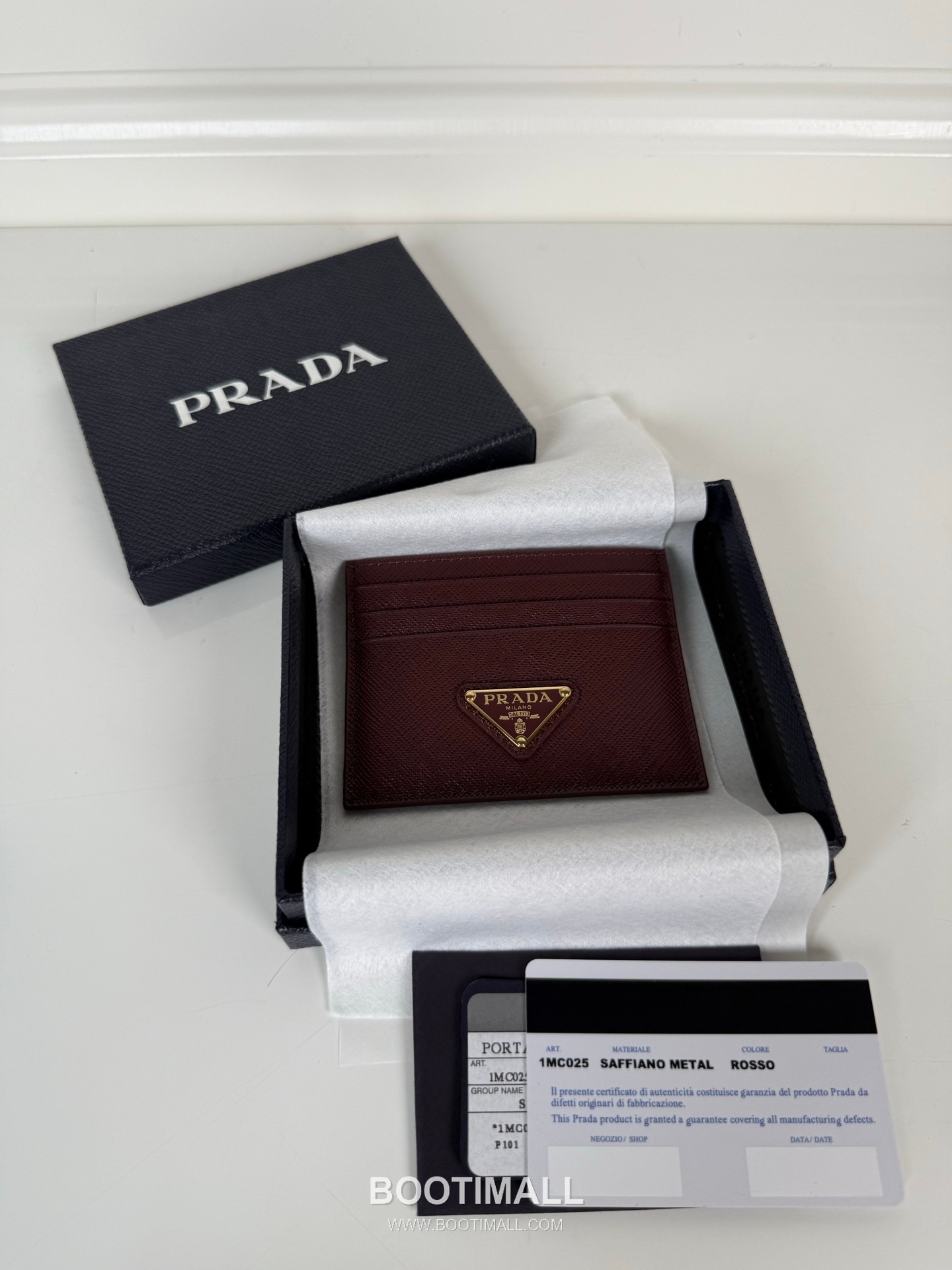 Prada Saffiano Calfskin Card Holder with Multi Slot Center Compartment Detail 프라다 사피아노 카프스킨 멀티 슬롯 센터 컴파트먼트 카드홀더 1MC025 11.2cm 8