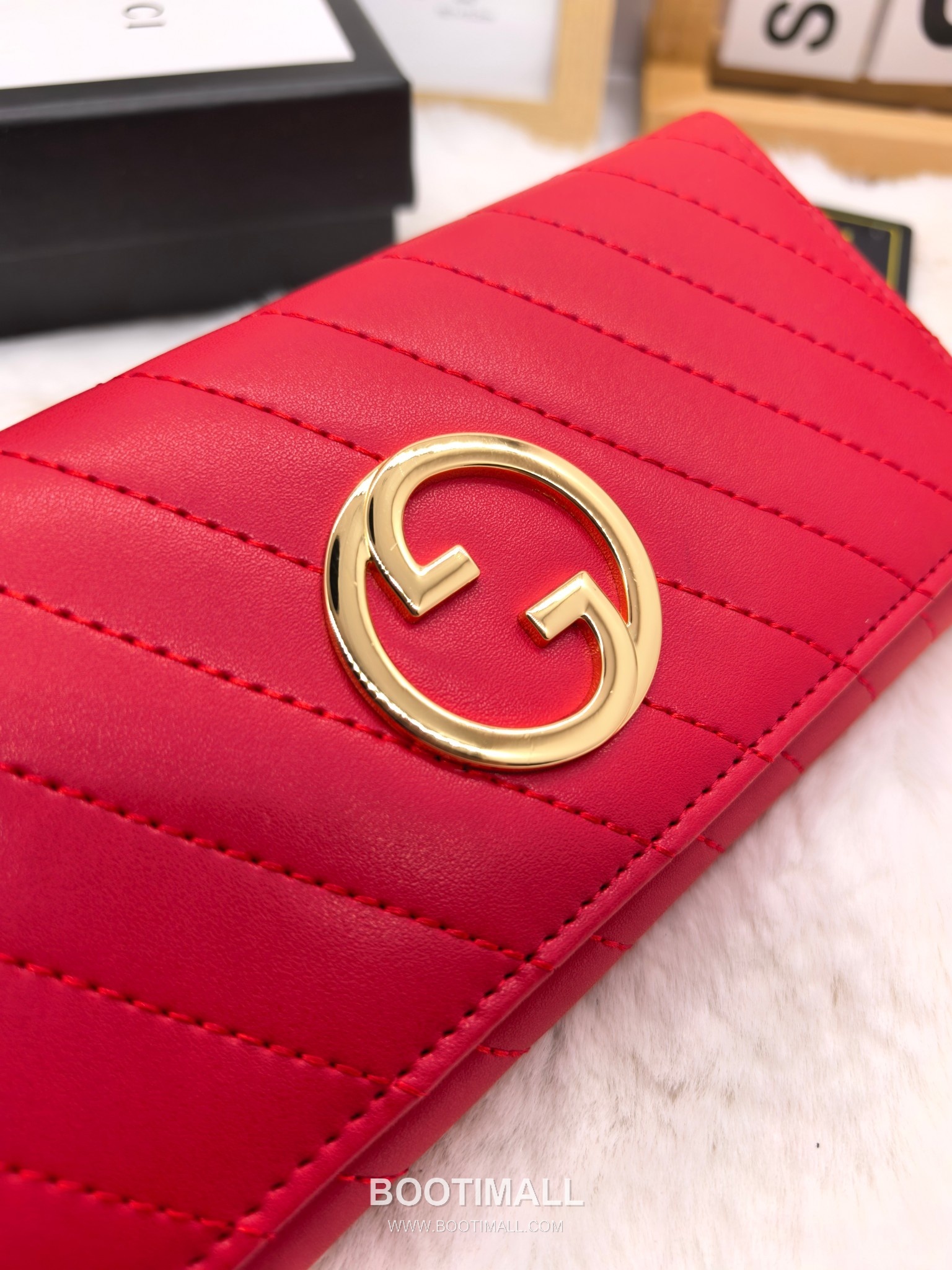 Gucci Calfskin Leather Bi-Fold Wallet with New Logo Detail 구찌 카프스킨 레더 바이폴드 반지갑 뉴로고 디테일 8655 11cm 5