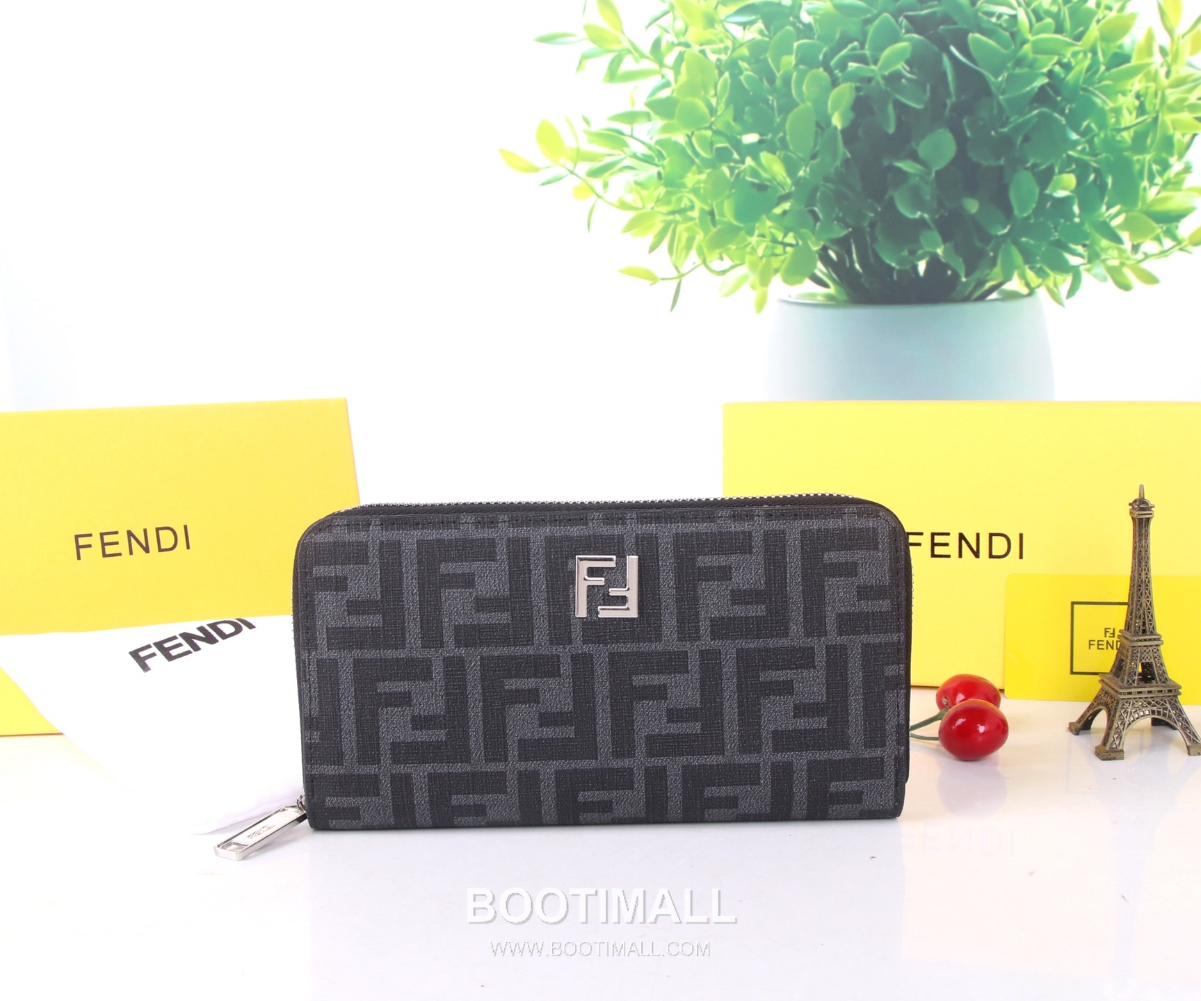 Fendi Calfskin Wallet with Key Hook Hardware Detail 펜디 카프스킨 키훅 하드웨어 디테일 장지갑 SF01 19cm 1