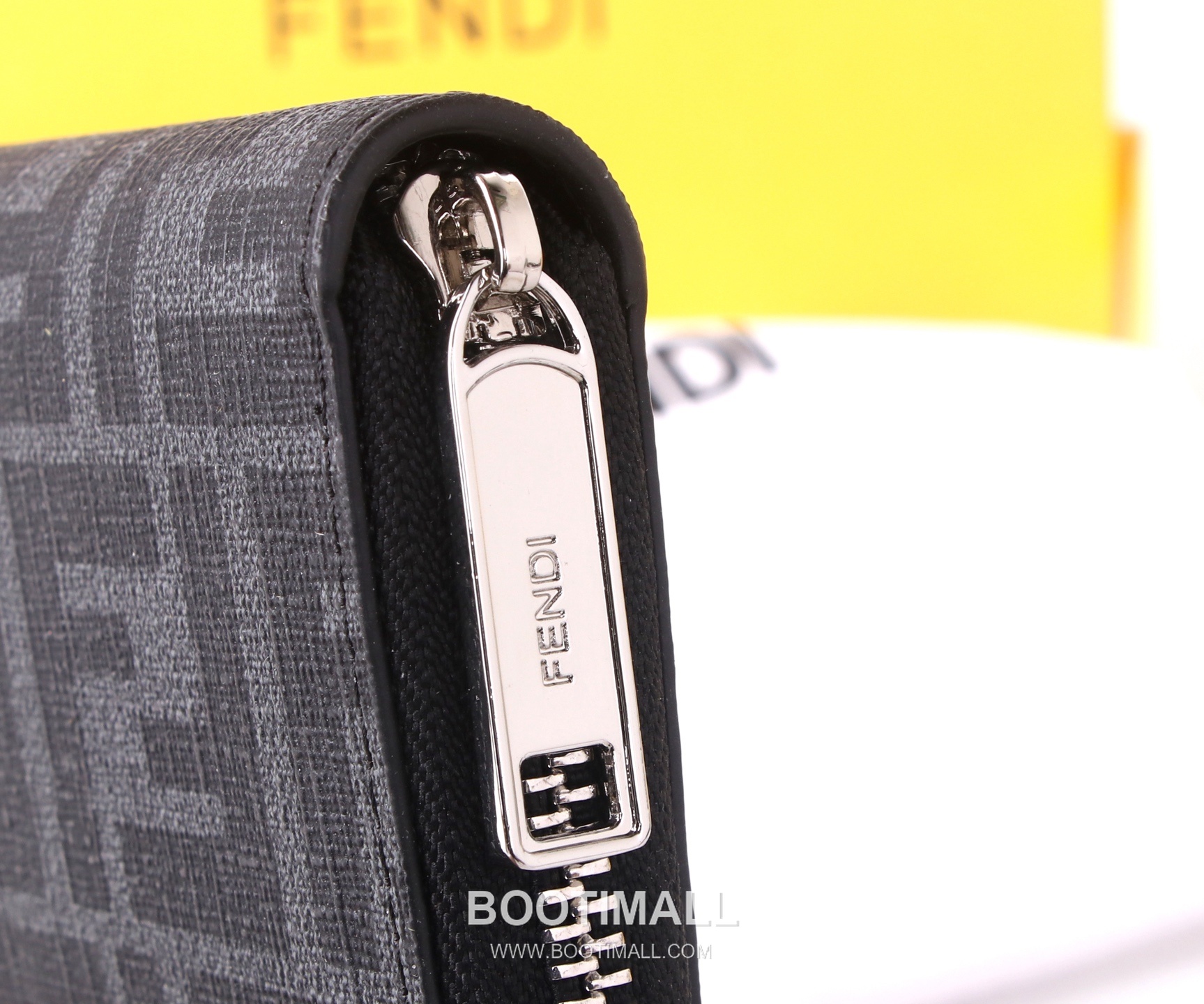 Fendi Calfskin Wallet with Key Hook Hardware Detail 펜디 카프스킨 키훅 하드웨어 디테일 장지갑 SF01 19cm 6