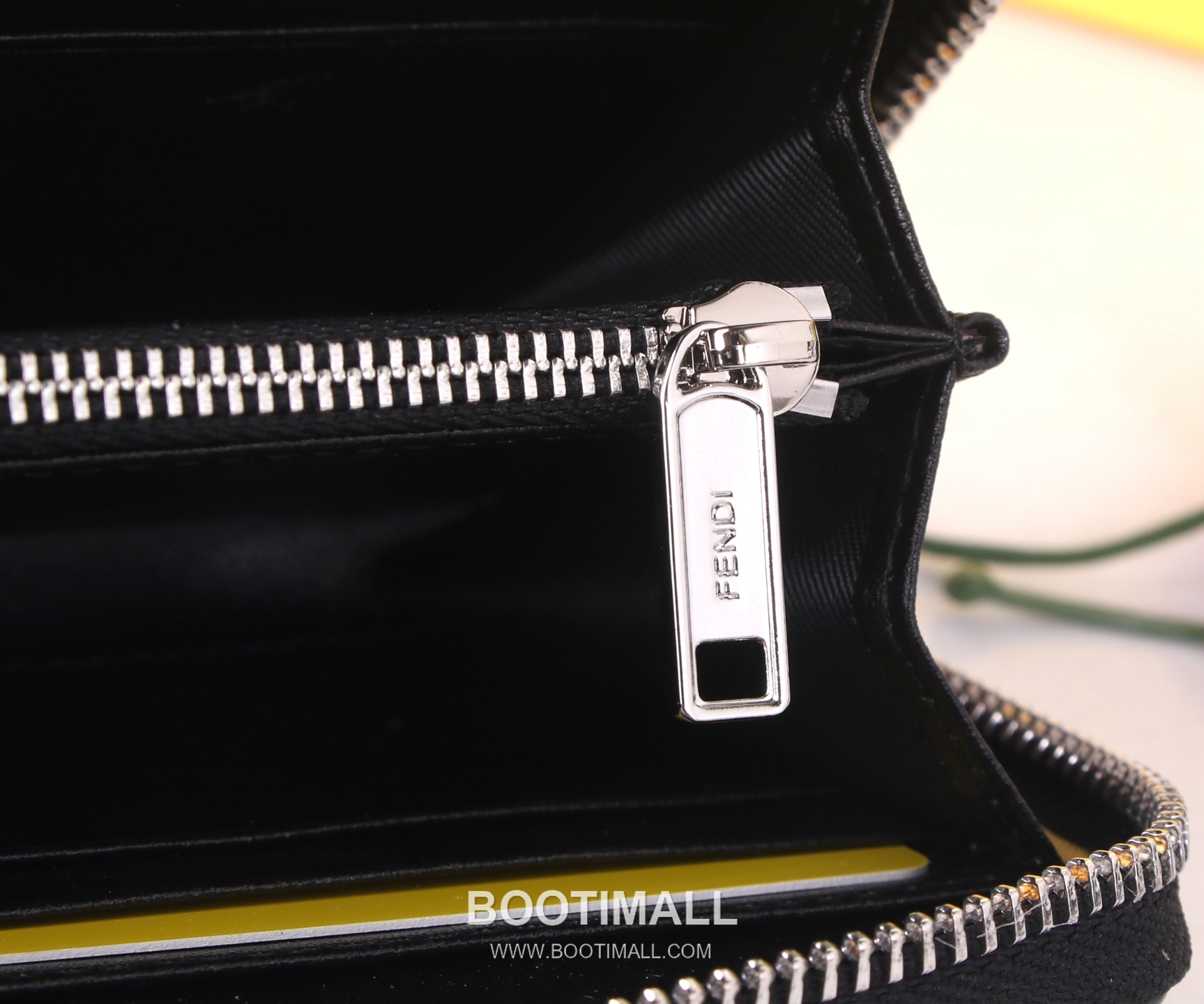 Fendi Calfskin Wallet with Key Hook Hardware Detail 펜디 카프스킨 키훅 하드웨어 디테일 장지갑 SF01 19cm 8