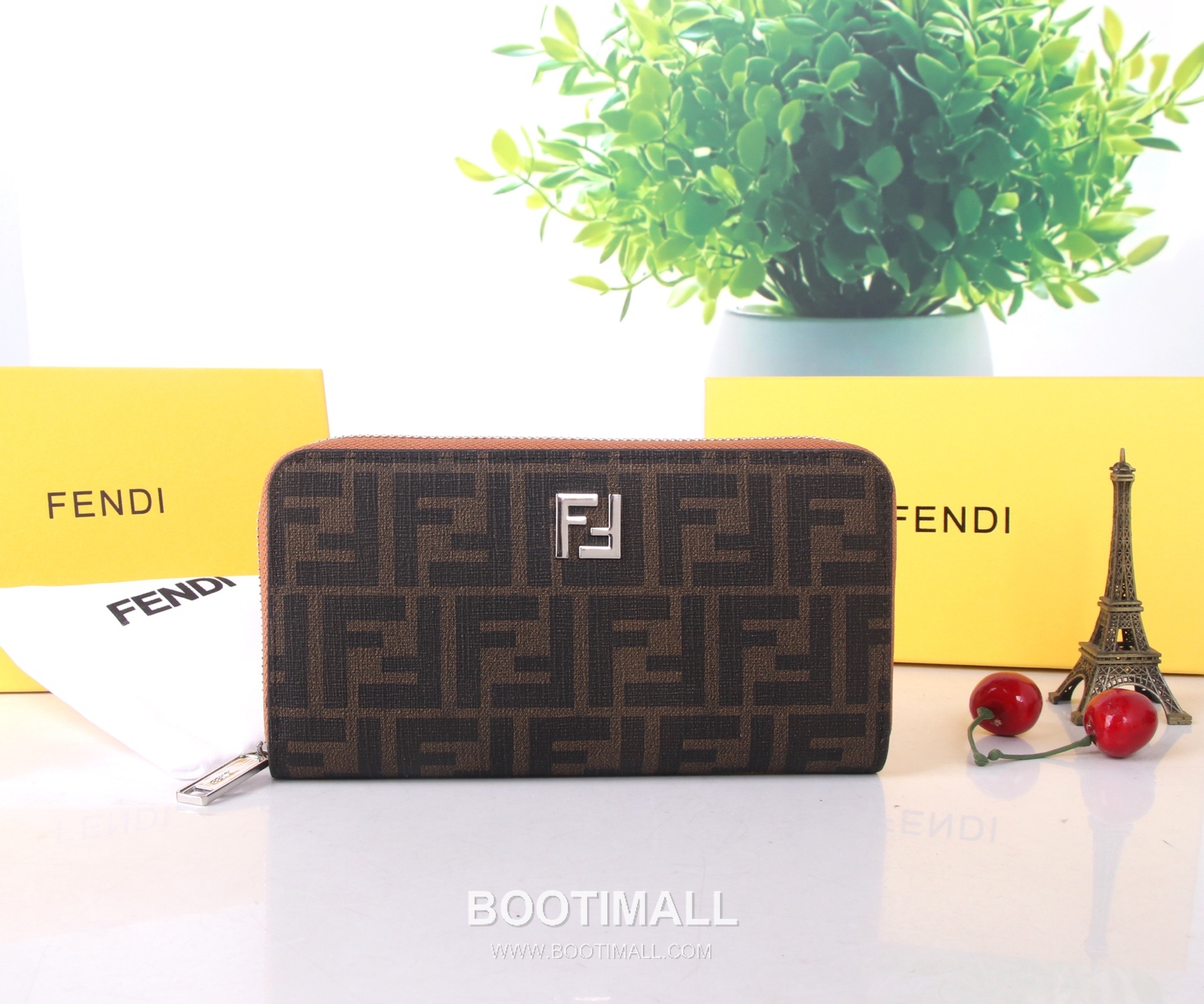 Fendi Calfskin Wallet with Key Hook Hardware Detail 펜디 카프스킨 키훅 하드웨어 디테일 장지갑 SF01 19cm 2