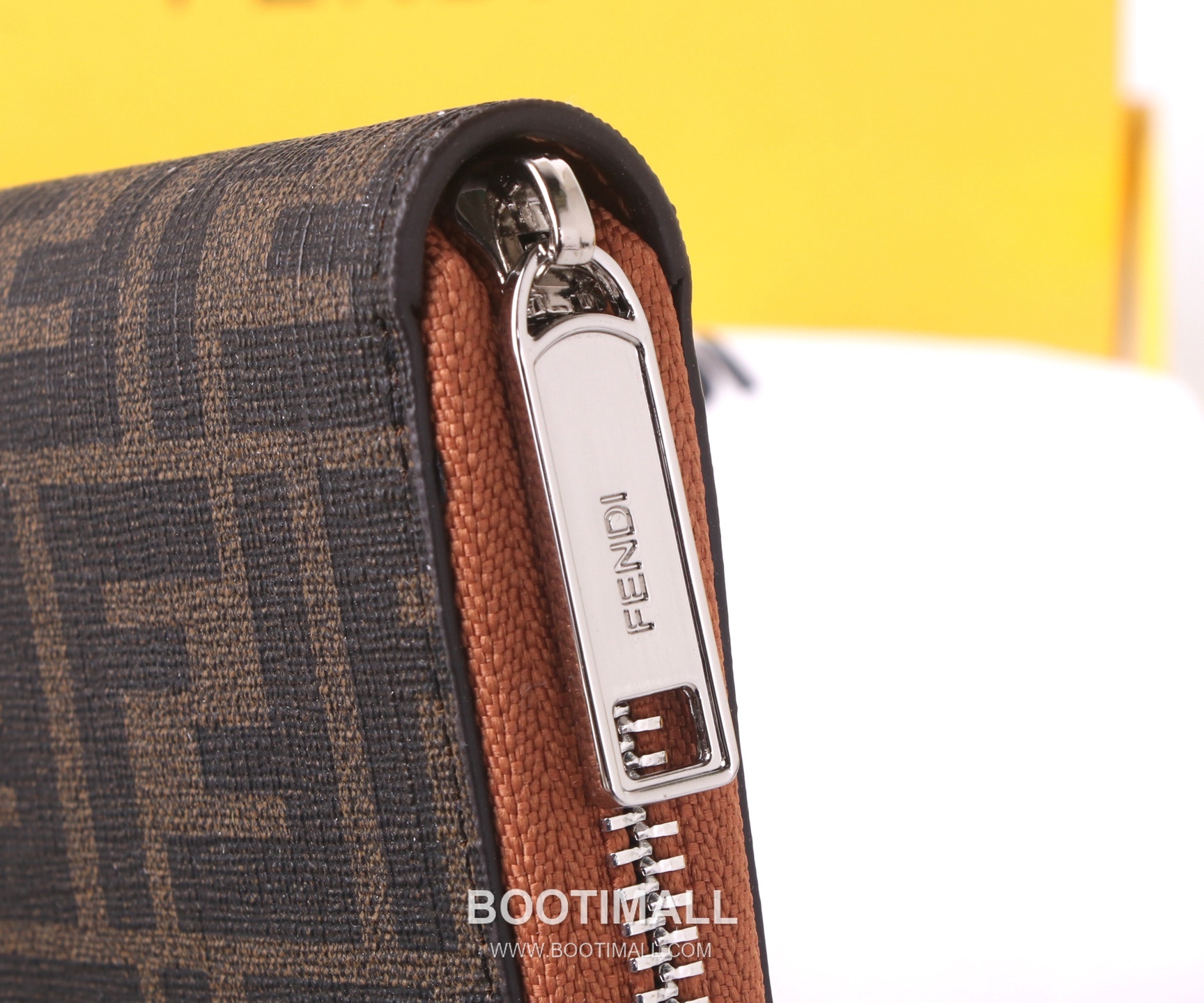 Fendi Calfskin Wallet with Key Hook Hardware Detail 펜디 카프스킨 키훅 하드웨어 디테일 장지갑 SF01 19cm 5