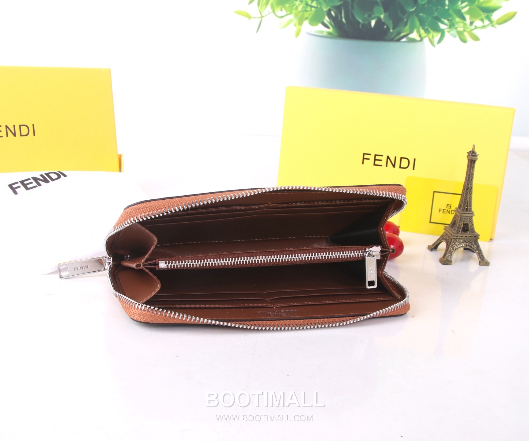 Fendi Calfskin Wallet with Key Hook Hardware Detail 펜디 카프스킨 키훅 하드웨어 디테일 장지갑 SF01 19cm 7