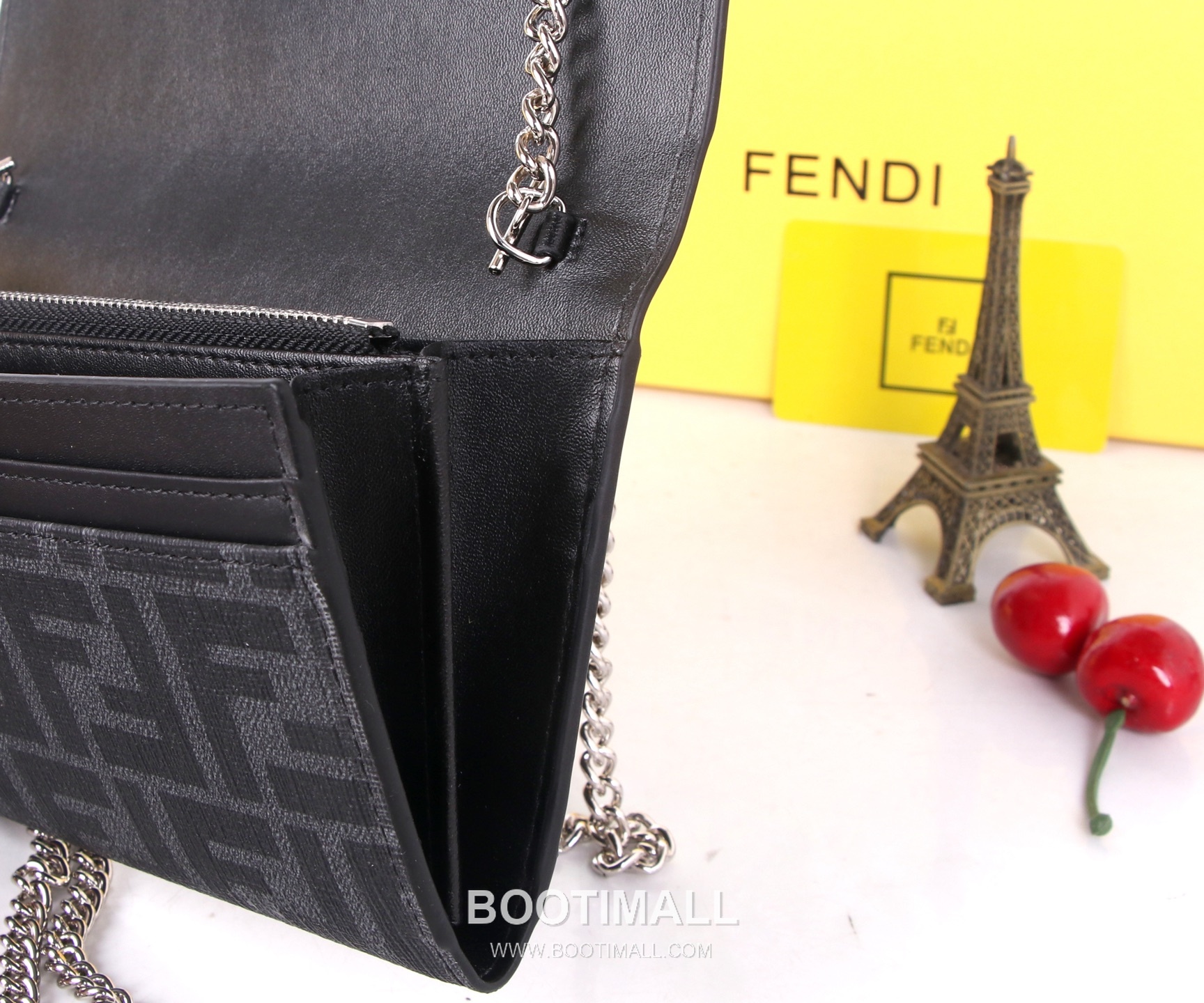Fendi Calfskin Wallet with Key Hook Hardware and Strap Detail 펜디 카프스킨 키훅 하드웨어 스트랩 디테일 장지갑 SF06 19cm 9