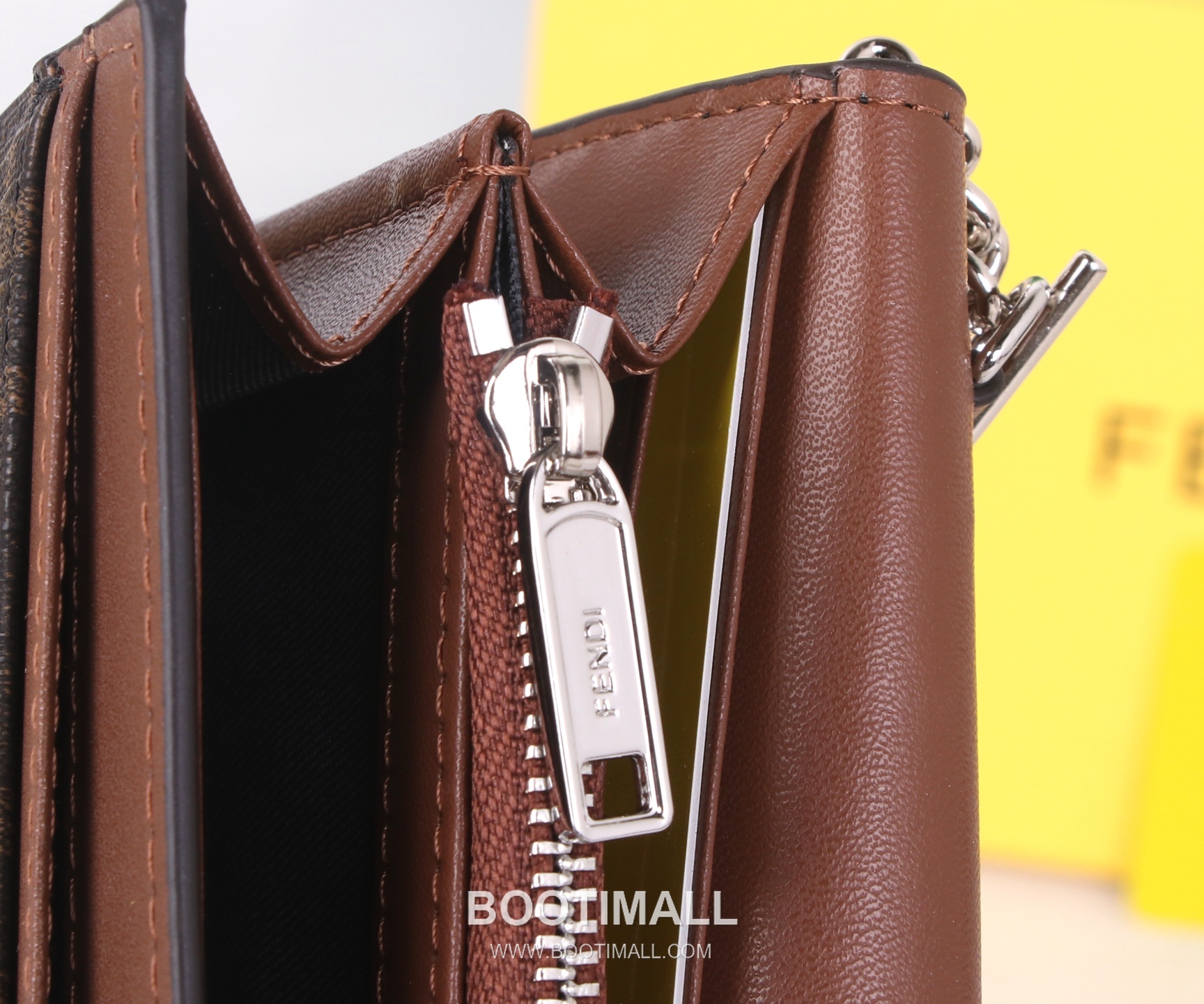 Fendi Calfskin Wallet with Key Hook Hardware and Strap Detail 펜디 카프스킨 키훅 하드웨어 스트랩 디테일 장지갑 SF06 19cm 7