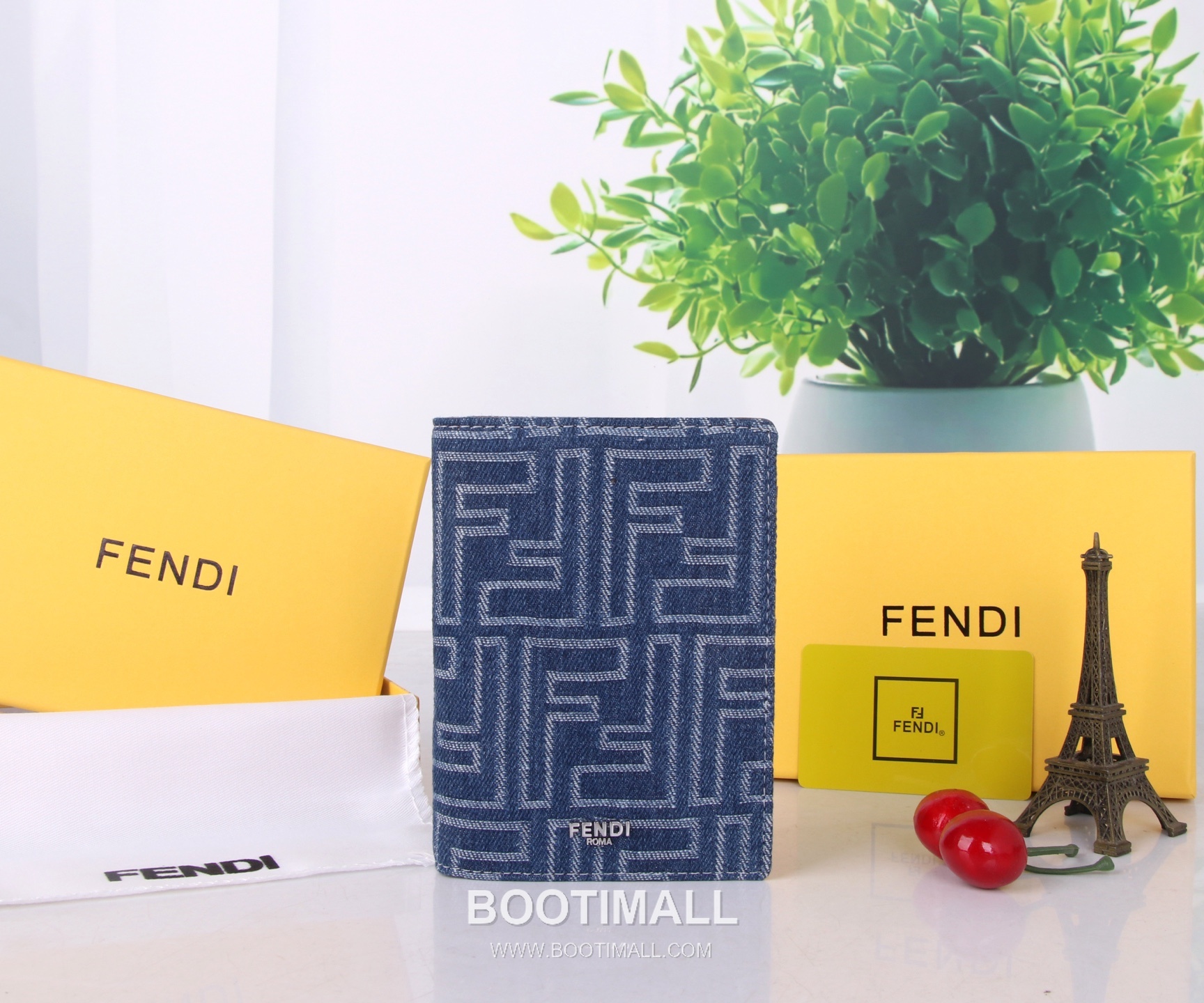 Fendi Calfskin Bi-Fold Wallet with Compact Multi Slot Detail 펜디 카프스킨 컴팩트 멀티 슬롯 반지갑 SF07 11.2cm 1