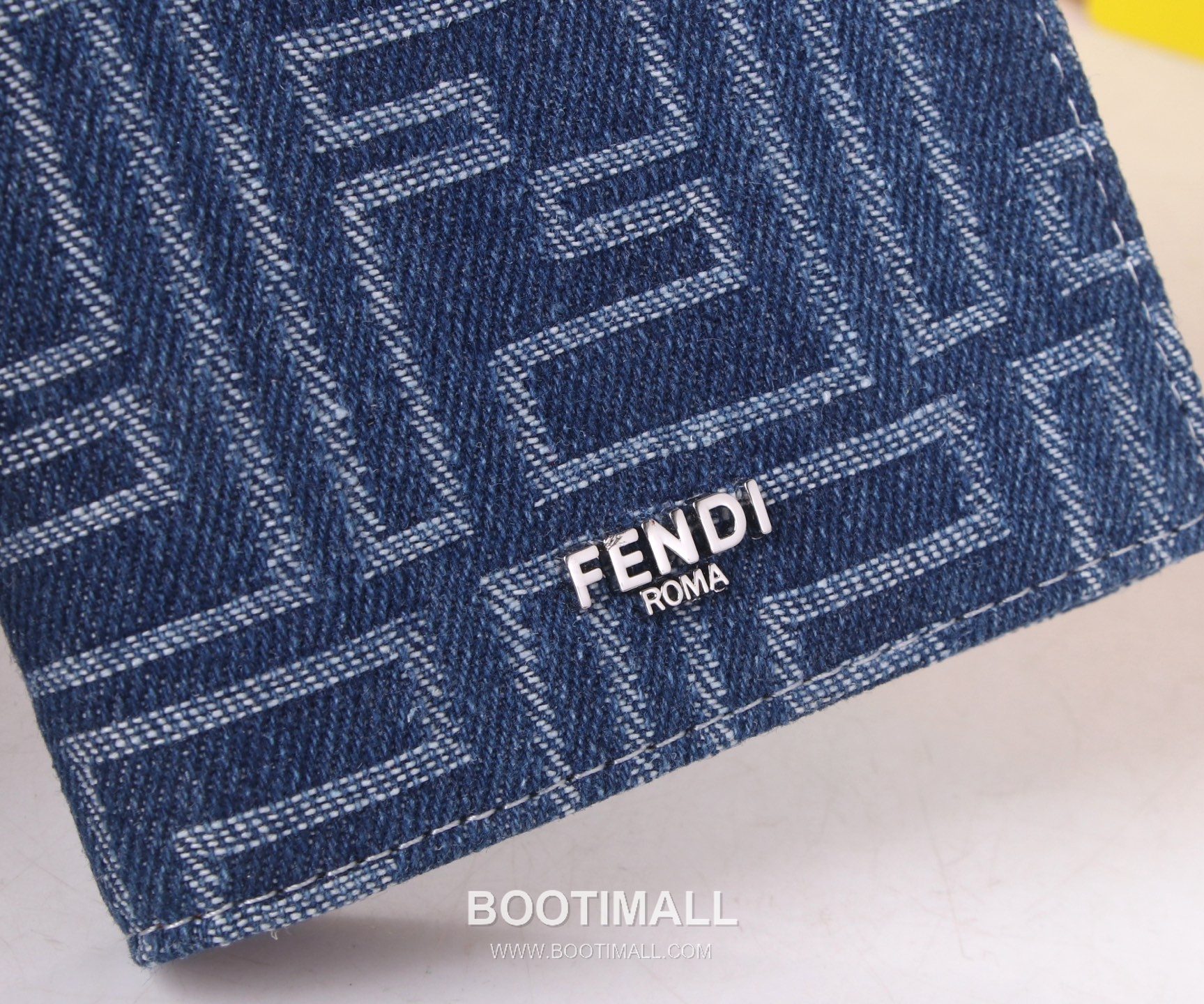 Fendi Calfskin Bi-Fold Wallet with Compact Multi Slot Detail 펜디 카프스킨 컴팩트 멀티 슬롯 반지갑 SF07 11.2cm 3