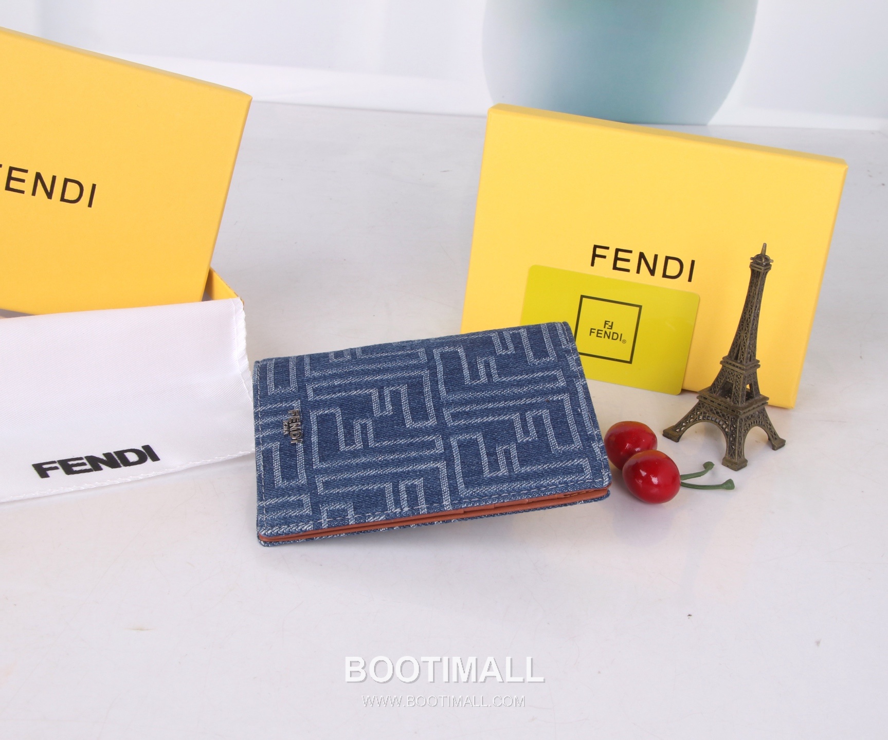 Fendi Calfskin Bi-Fold Wallet with Compact Multi Slot Detail 펜디 카프스킨 컴팩트 멀티 슬롯 반지갑 SF07 11.2cm 4