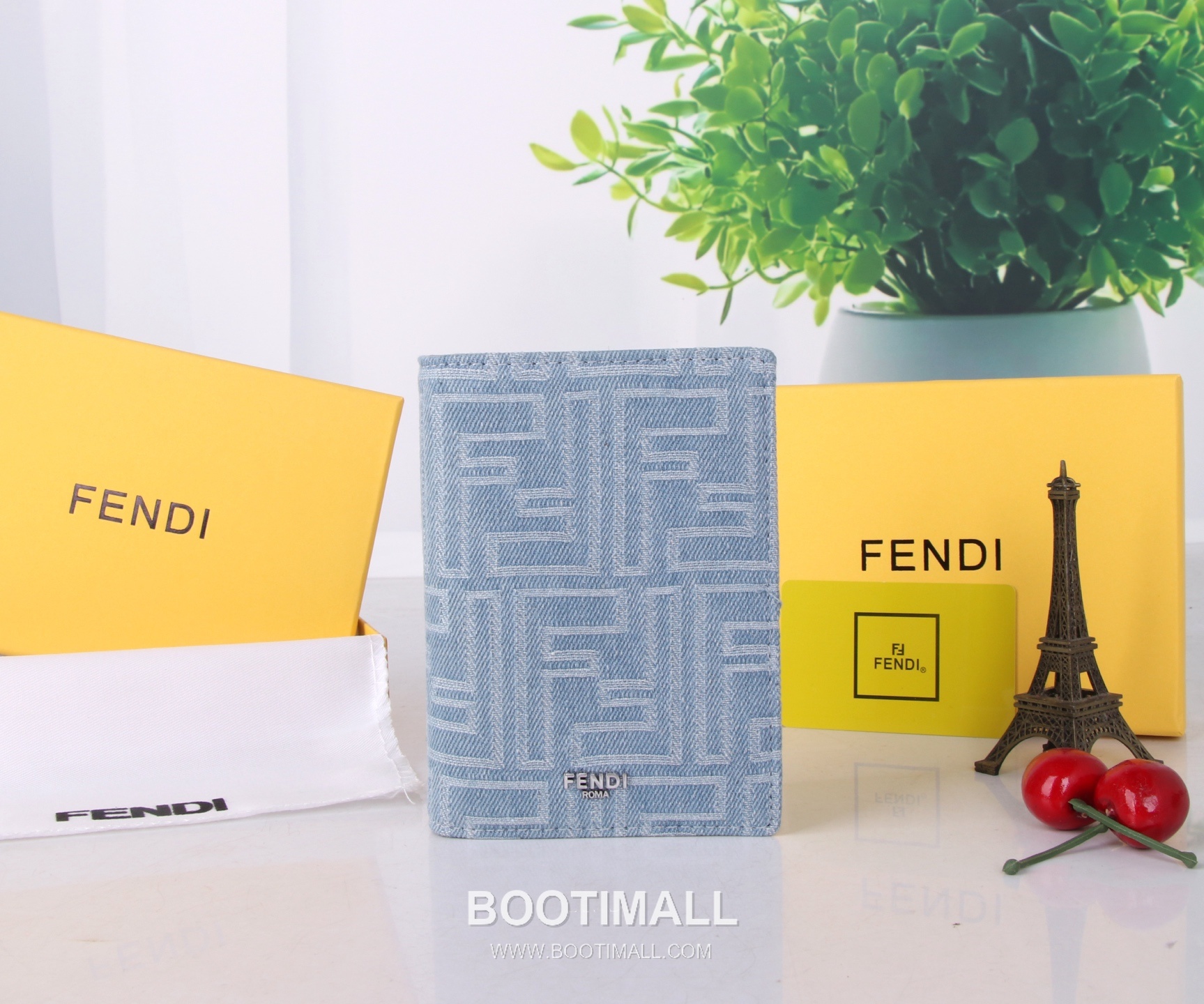 Fendi Calfskin Bi-Fold Wallet with Compact Multi Slot Detail 펜디 카프스킨 컴팩트 멀티 슬롯 반지갑 SF07 11.2cm 1