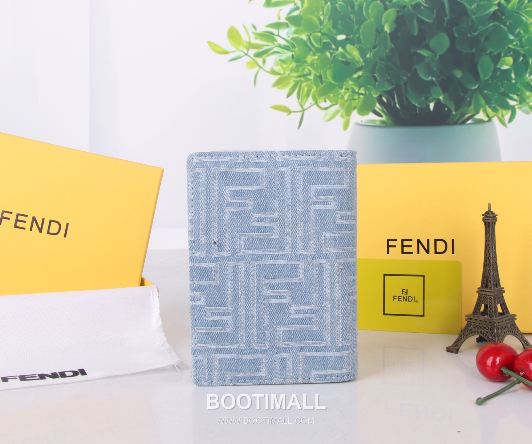 Fendi Calfskin Bi-Fold Wallet with Compact Multi Slot Detail 펜디 카프스킨 컴팩트 멀티 슬롯 반지갑 SF07 11.2cm 2