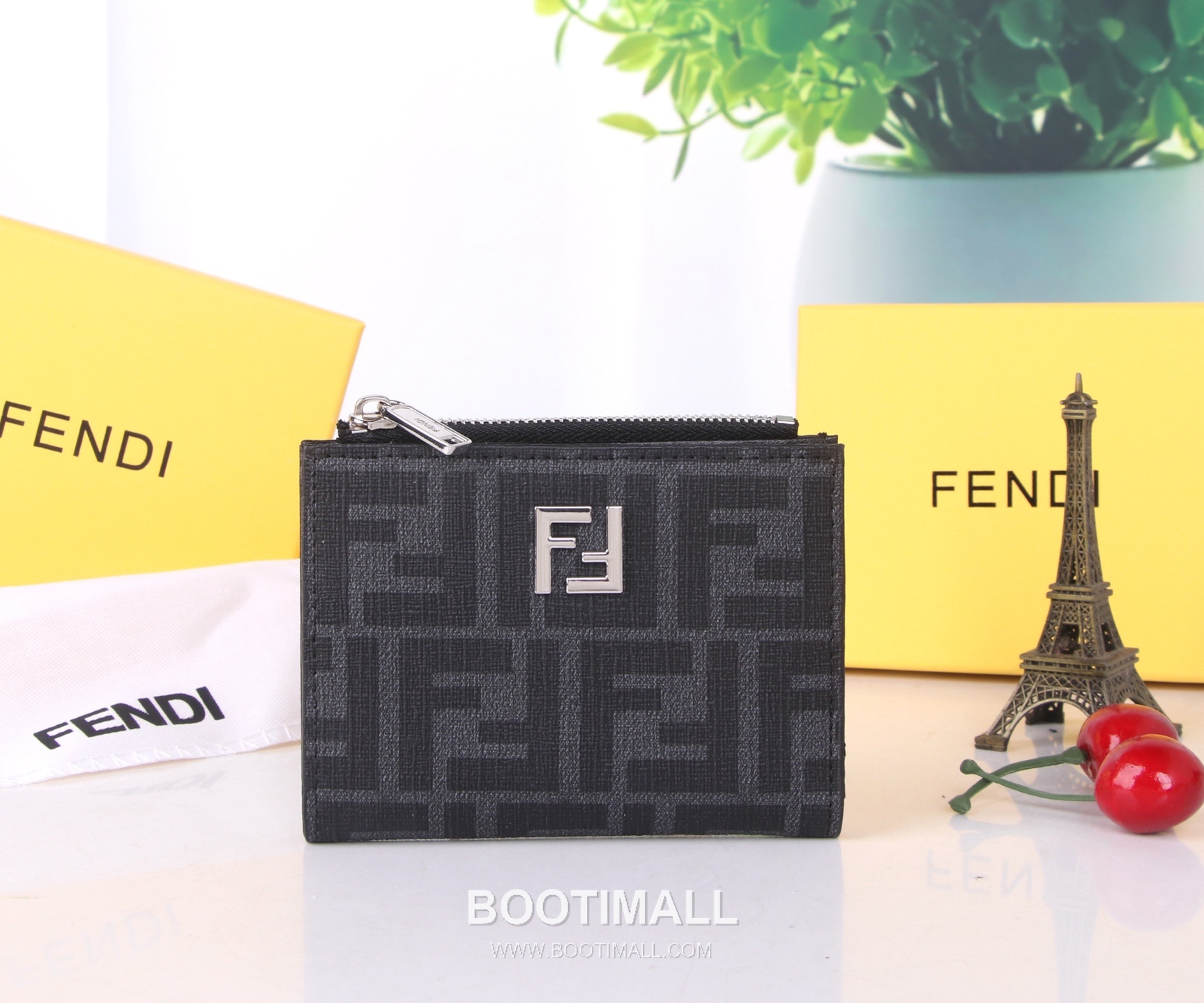 Fendi PVC Calfskin Bi-Fold Wallet with Multi Function Slot Detail 펜디 PVC 카프스킨 멀티 슬롯 디테일 반지갑 SF02 11.5cm 1