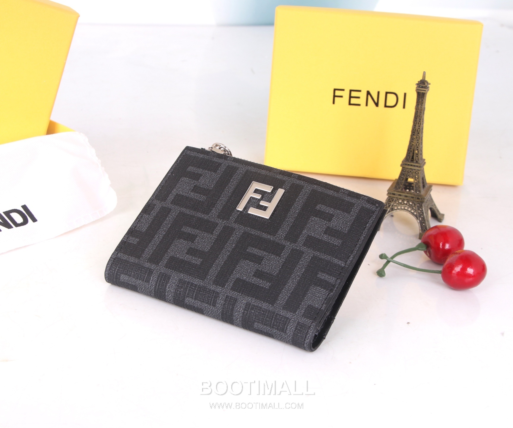 Fendi PVC Calfskin Bi-Fold Wallet with Multi Function Slot Detail 펜디 PVC 카프스킨 멀티 슬롯 디테일 반지갑 SF02 11.5cm 4