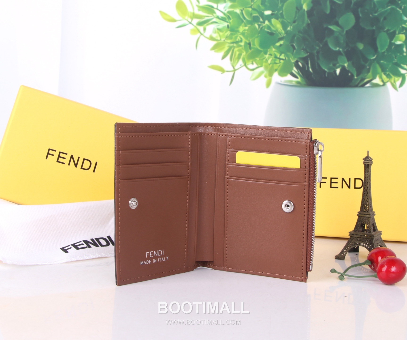 Fendi PVC Calfskin Bi-Fold Wallet with Multi Function Slot Detail 펜디 PVC 카프스킨 멀티 슬롯 디테일 반지갑 SF02 11.5cm 6