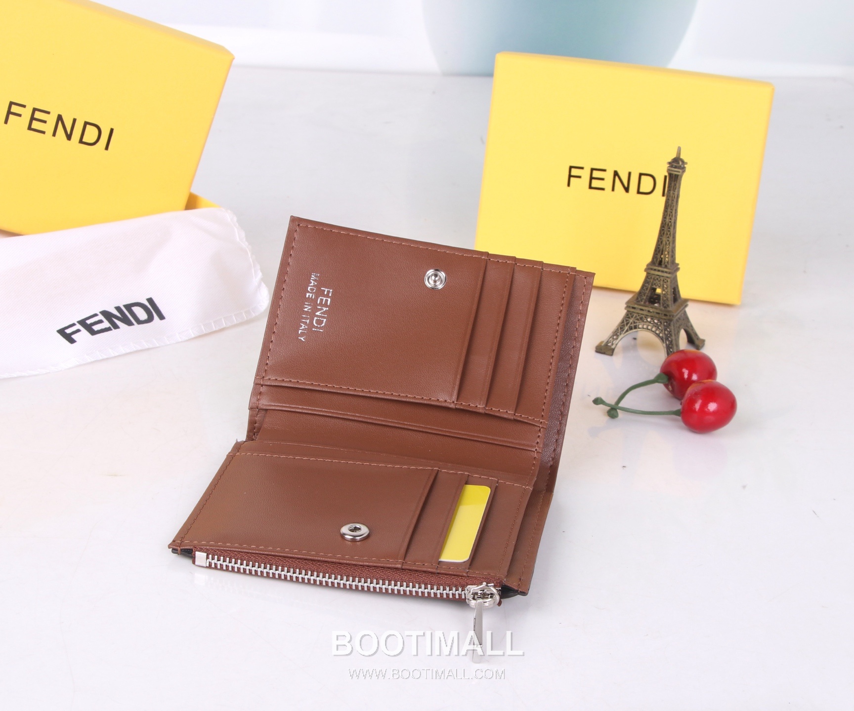 Fendi PVC Calfskin Bi-Fold Wallet with Multi Function Slot Detail 펜디 PVC 카프스킨 멀티 슬롯 디테일 반지갑 SF02 11.5cm 8