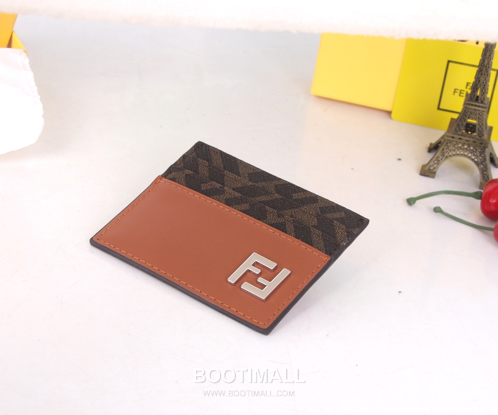 Fendi Lambskin Jacquard Embossed Bi-Fold Wallet with Multi Slot Detail 펜디 램스킨 자카드 엠보스드 멀티 슬롯 반지갑 SF04 11.5cm 4