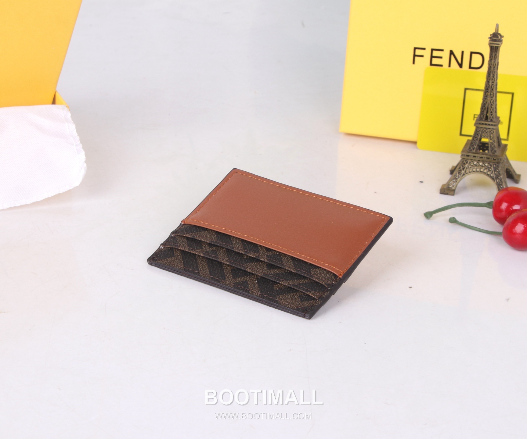 Fendi Lambskin Jacquard Embossed Bi-Fold Wallet with Multi Slot Detail 펜디 램스킨 자카드 엠보스드 멀티 슬롯 반지갑 SF04 11.5cm 5