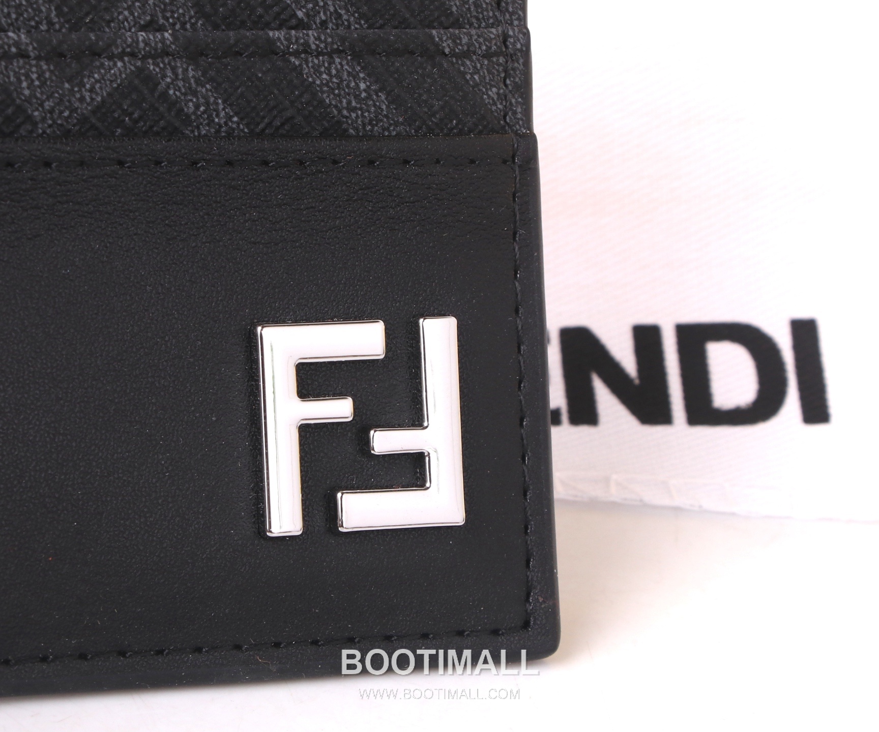 Fendi Lambskin Jacquard Embossed Bi-Fold Wallet with Multi Slot Detail 펜디 램스킨 자카드 엠보스드 멀티 슬롯 반지갑 SF04 11.5cm 2