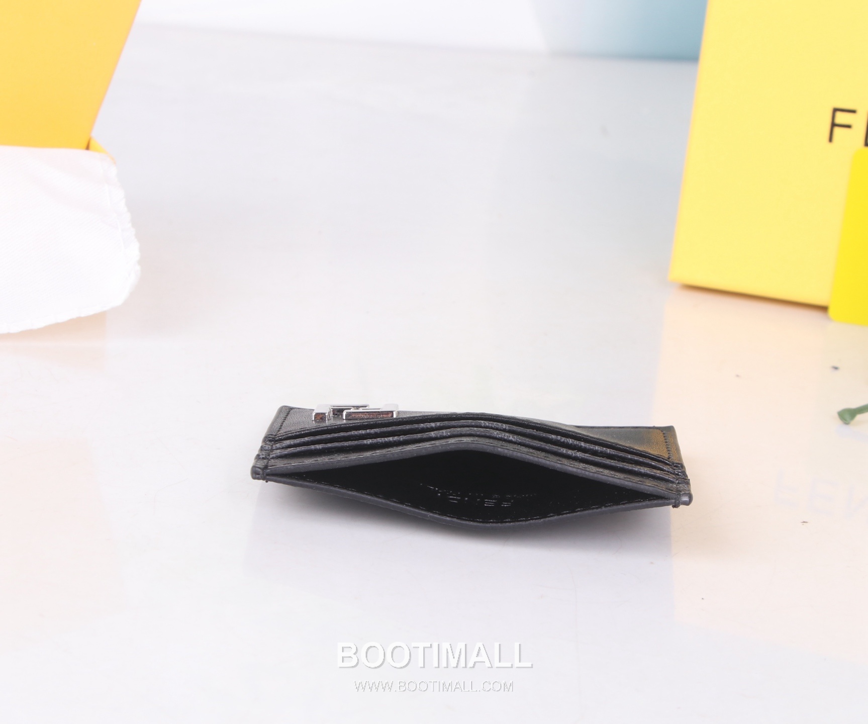 Fendi Lambskin Jacquard Embossed Bi-Fold Wallet with Multi Slot Detail 펜디 램스킨 자카드 엠보스드 멀티 슬롯 반지갑 SF04 11.5cm 6