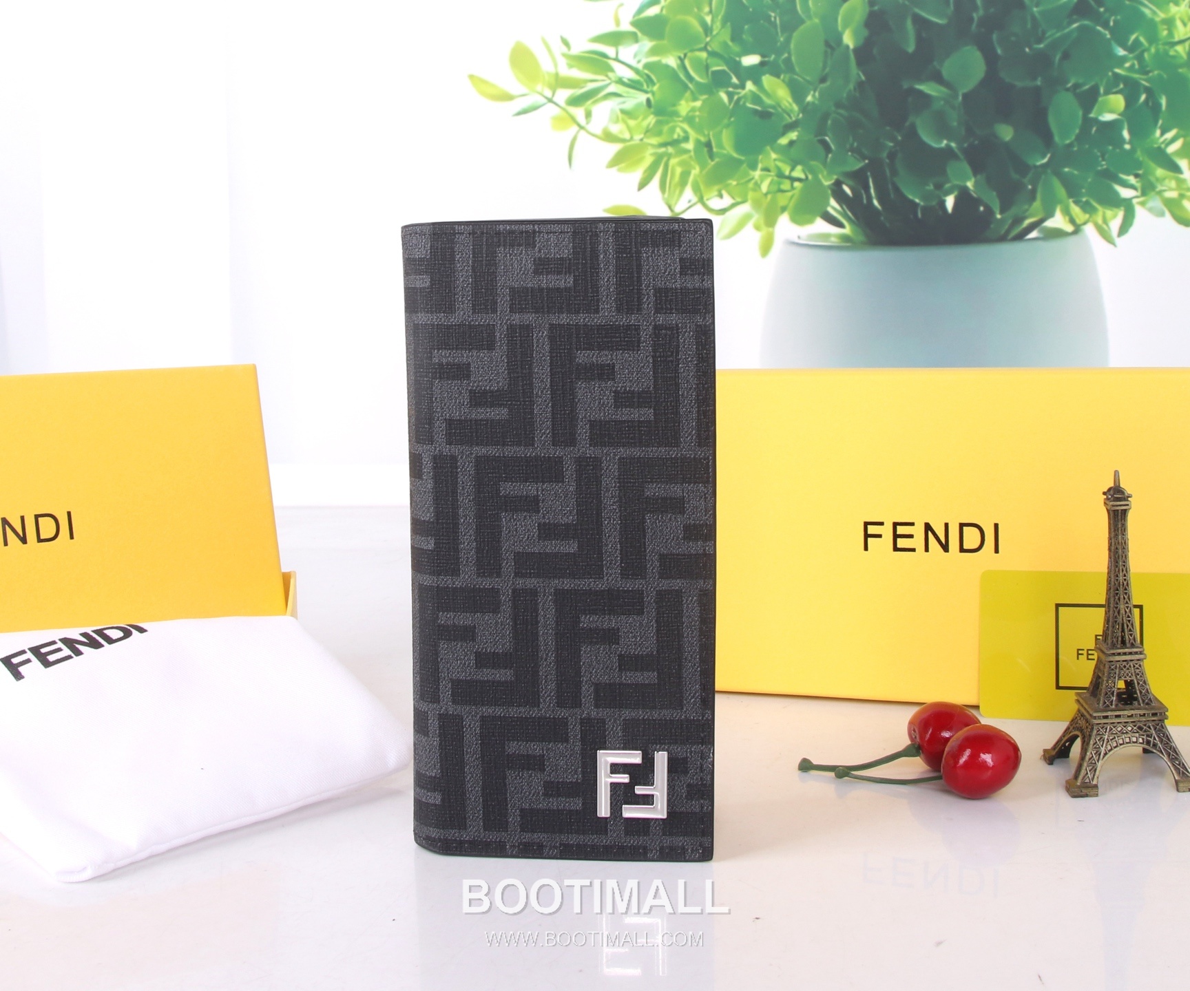 Fendi Calfskin Slim Wallet with Multi Slot Detail 펜디 카프스킨 슬림 멀티 슬롯 장지갑 SF02 17.5cm 1