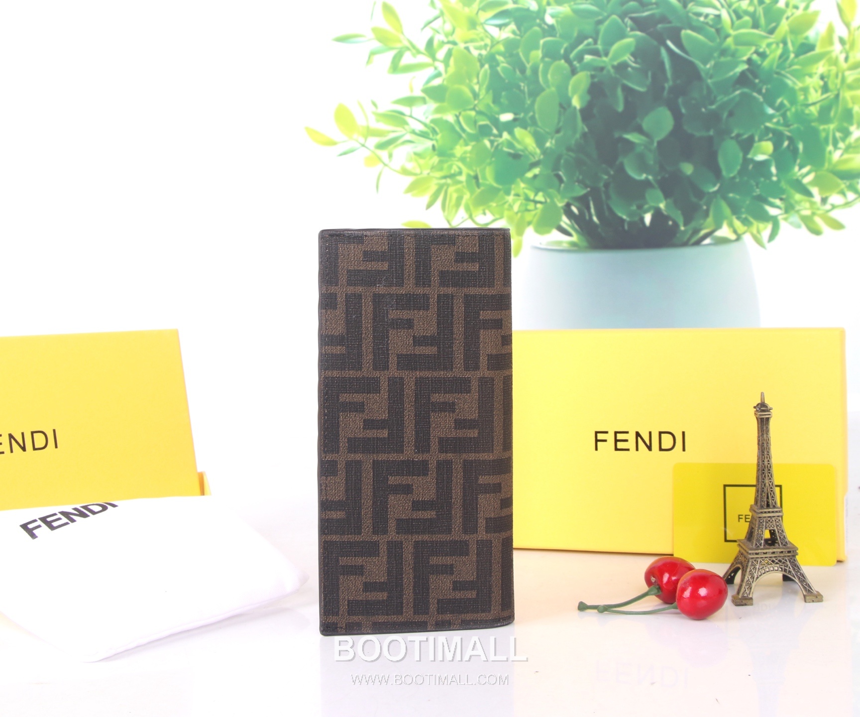 Fendi Calfskin Slim Wallet with Multi Slot Detail 펜디 카프스킨 슬림 멀티 슬롯 장지갑 SF02 17.5cm 2