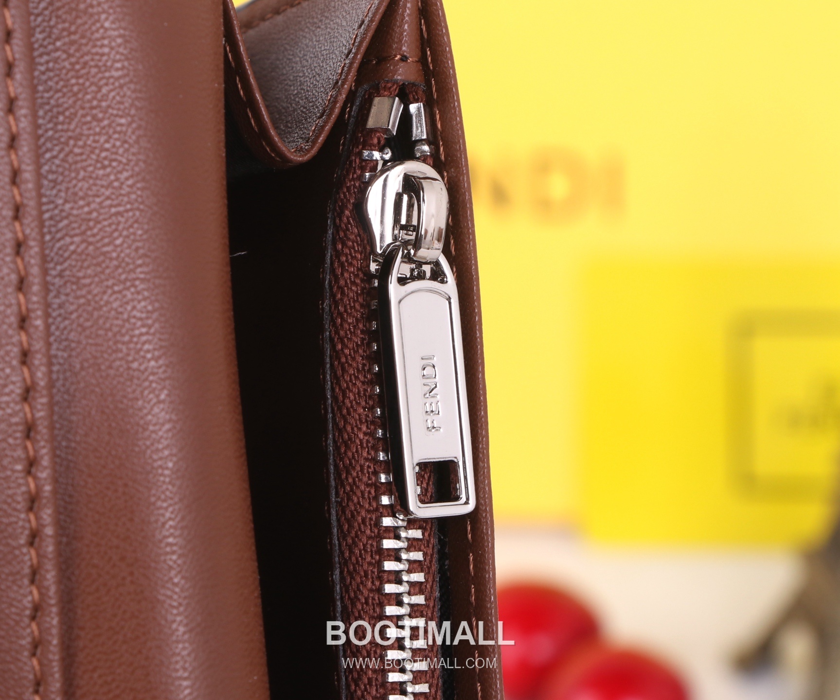 Fendi Calfskin Slim Wallet with Multi Slot Detail 펜디 카프스킨 슬림 멀티 슬롯 장지갑 SF02 17.5cm 9
