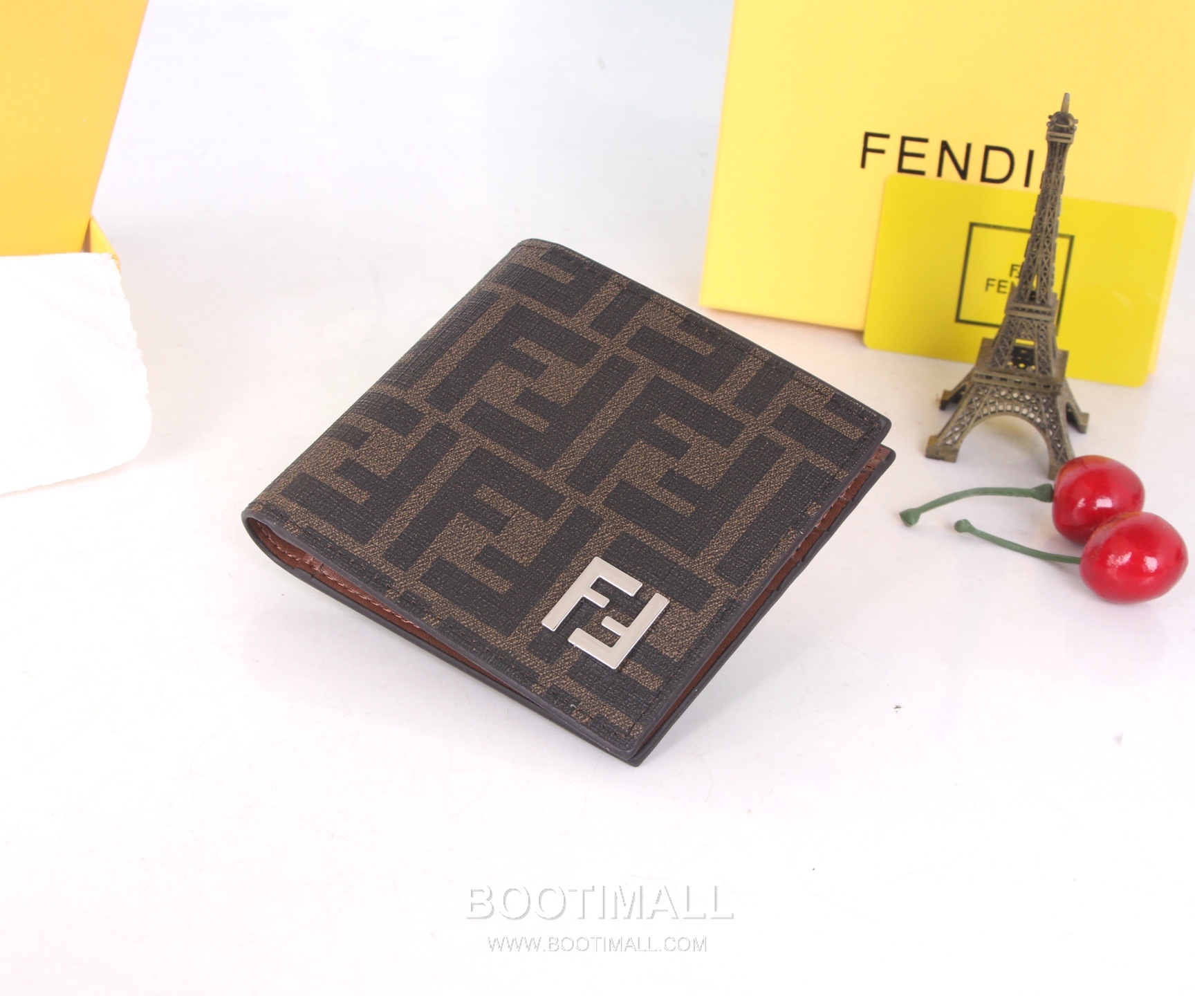 Fendi Calfskin Bi-Fold Wallet with Slim Multi Slot Detail 펜디 카프스킨 슬림 멀티 슬롯 반지갑 SF03 11cm 4