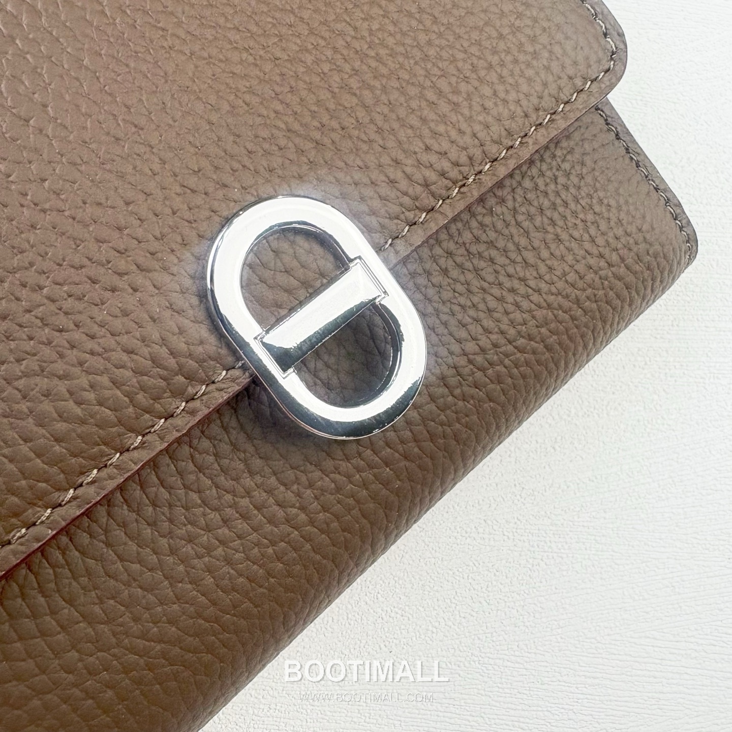 Hermès Togo Calfskin Wallet with Palladium Lock and Multi Slot Detail 에르메스 토고 카프스킨 팔라듐 락 멀티 슬롯 지갑 231 13.5cm 2
