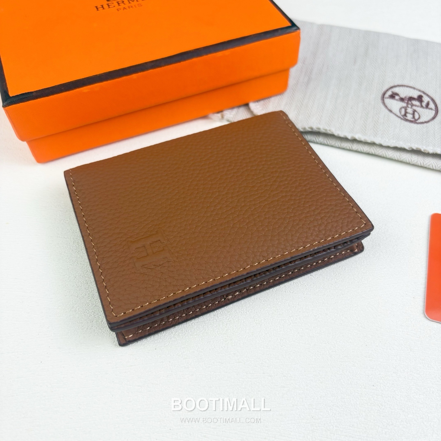 Hermès Togo Calfskin Card Holder with H Embossed Snap Closure Detail 에르메스 토고 카프스킨 H 엠보스 스냅 클로저 카드홀더 496 11cm 2