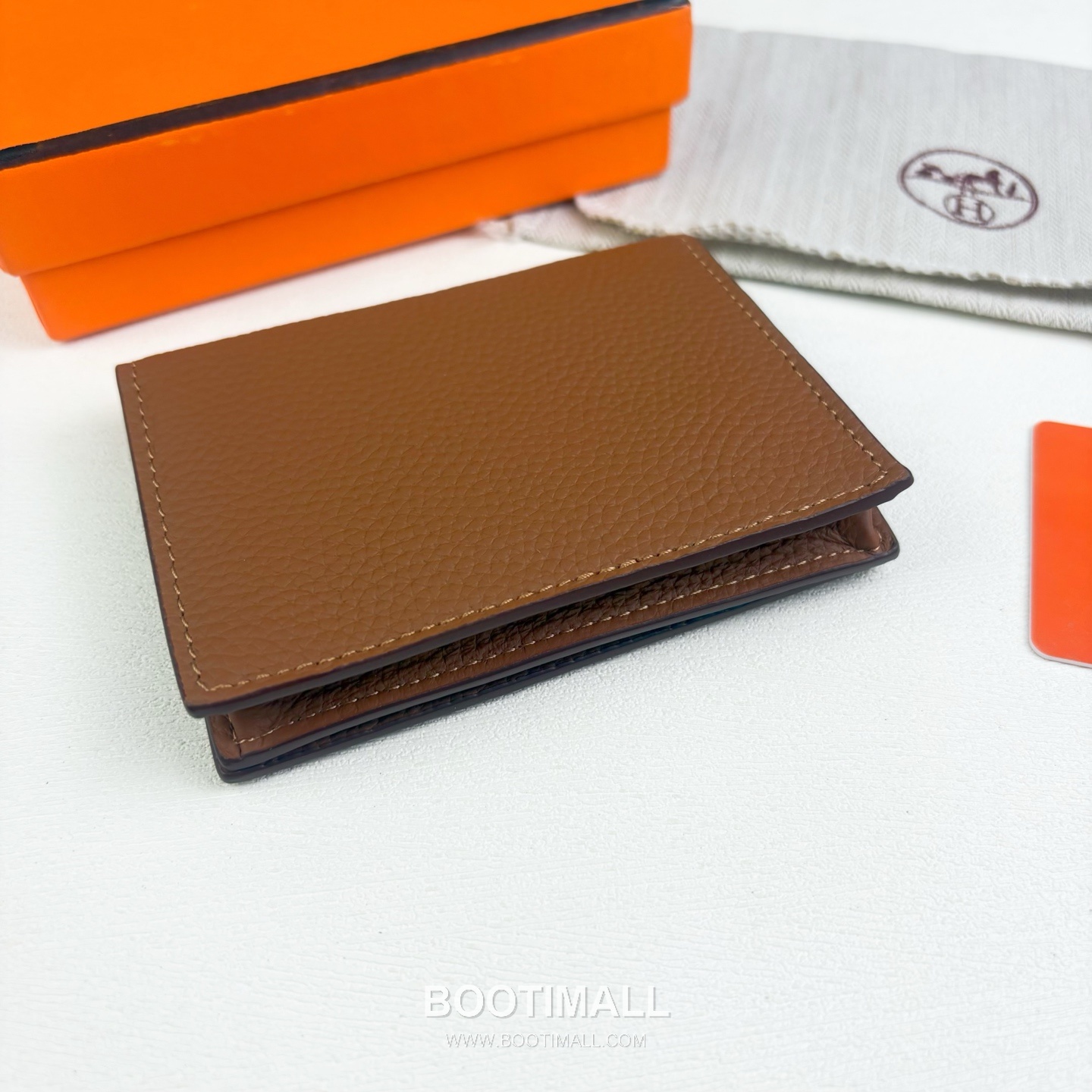Hermès Togo Calfskin Card Holder with H Embossed Snap Closure Detail 에르메스 토고 카프스킨 H 엠보스 스냅 클로저 카드홀더 496 11cm 3