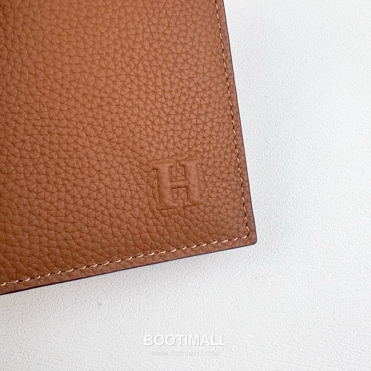 Hermès Togo Calfskin Card Holder with H Embossed Snap Closure Detail 에르메스 토고 카프스킨 H 엠보스 스냅 클로저 카드홀더 496 11cm 4