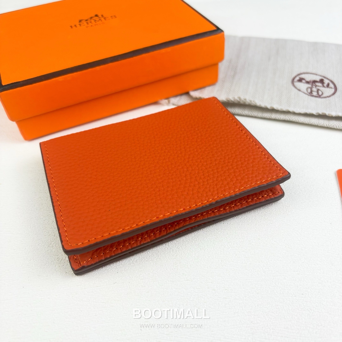 Hermès Togo Calfskin Card Holder with H Embossed Snap Closure Detail 에르메스 토고 카프스킨 H 엠보스 스냅 클로저 카드홀더 496 11cm 3