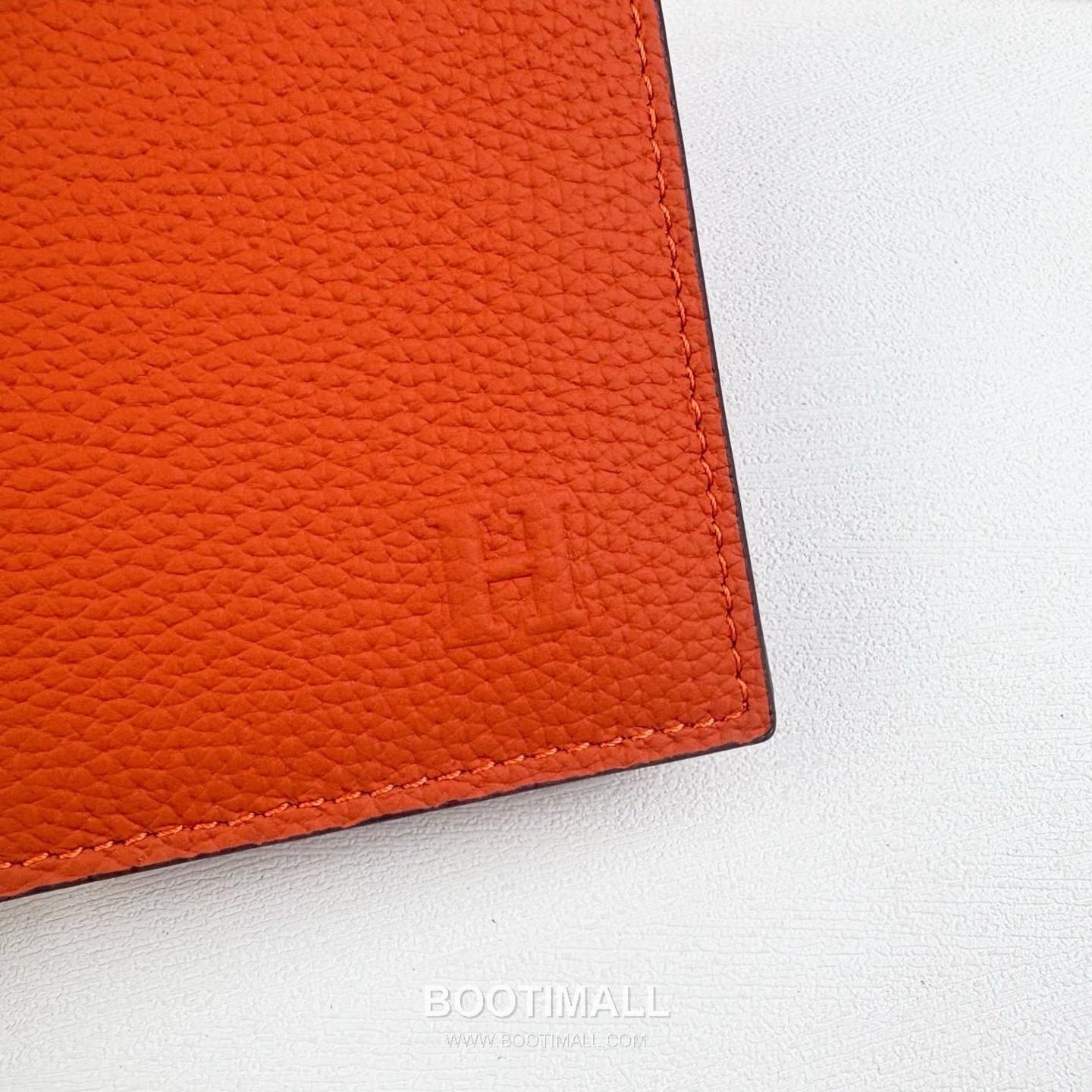 Hermès Togo Calfskin Card Holder with H Embossed Snap Closure Detail 에르메스 토고 카프스킨 H 엠보스 스냅 클로저 카드홀더 496 11cm 4