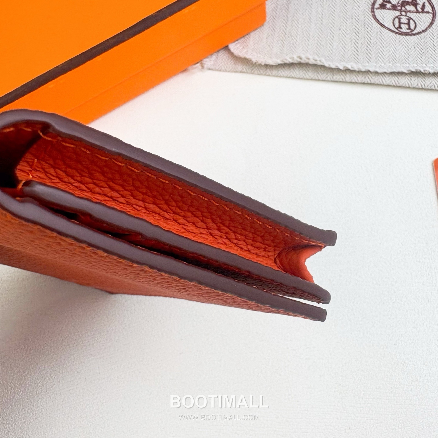 Hermès Togo Calfskin Card Holder with H Embossed Snap Closure Detail 에르메스 토고 카프스킨 H 엠보스 스냅 클로저 카드홀더 496 11cm 5