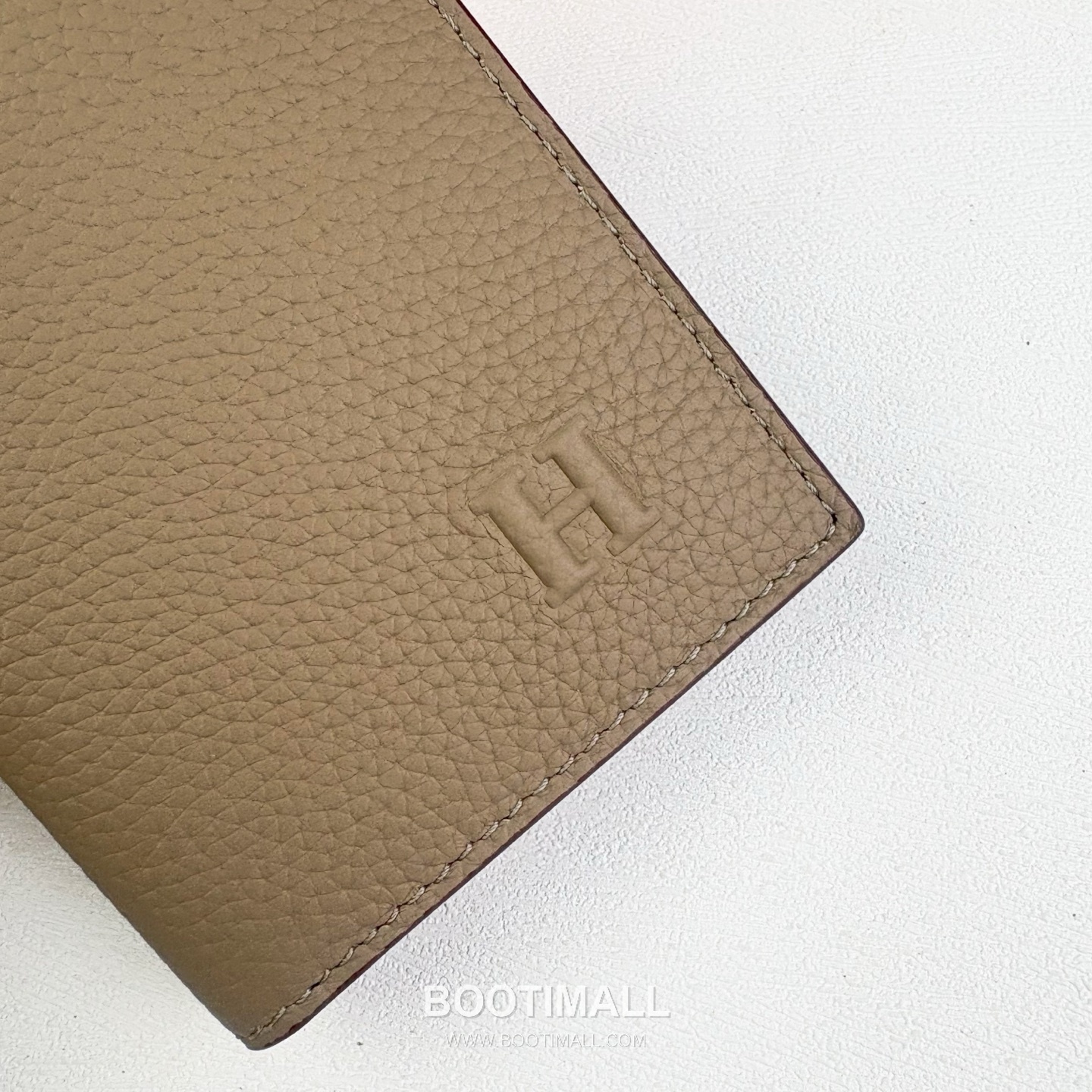 Hermès Togo Calfskin Card Holder with H Embossed Snap Closure Detail 에르메스 토고 카프스킨 H 엠보스 스냅 클로저 카드홀더 496 11cm 5