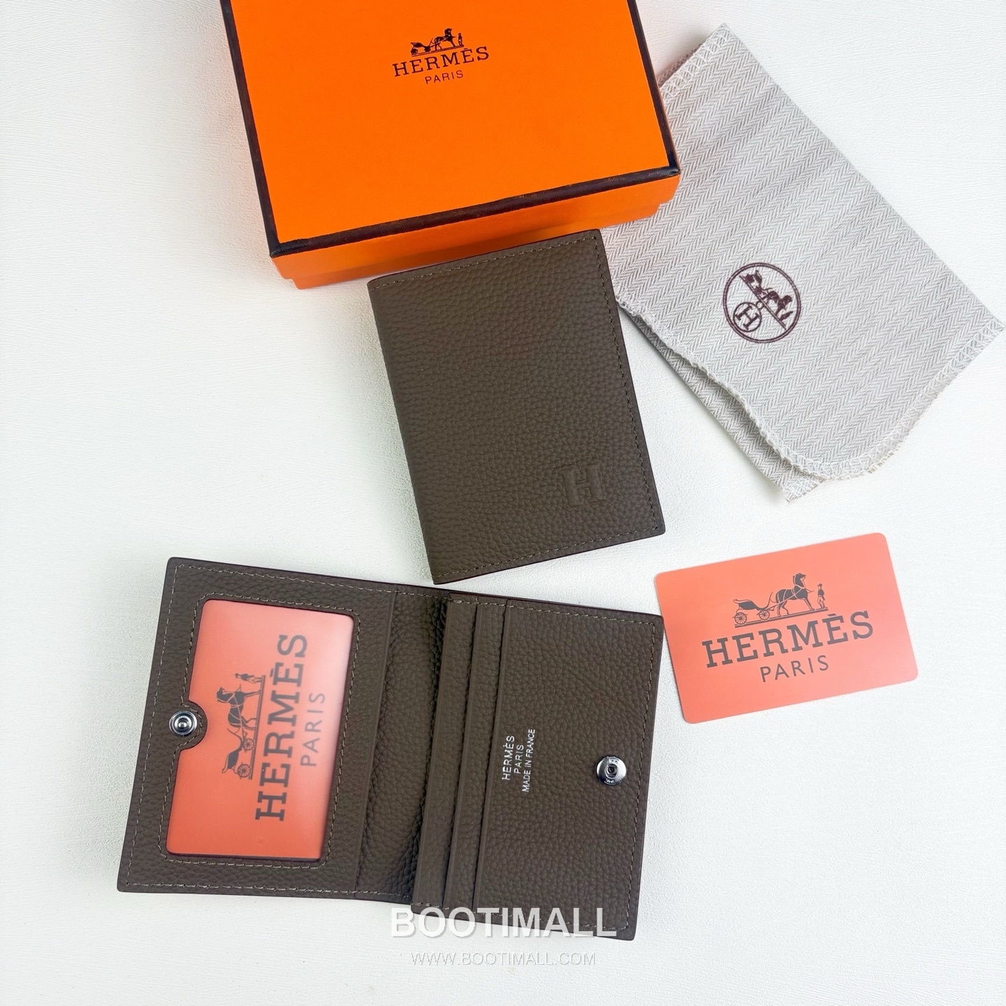 Hermès Togo Calfskin Card Holder with H Embossed Snap Closure Detail 에르메스 토고 카프스킨 H 엠보스 스냅 클로저 카드홀더 496 11cm 4