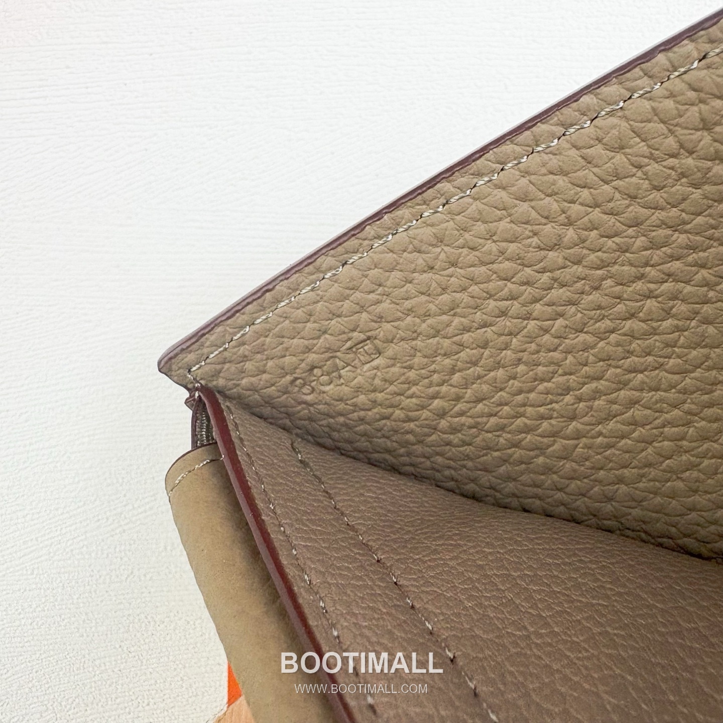 Hermès Silk’in Barenia Togo Calfskin Bi-Fold Wallet with Coin Pocket Detail 에르메스 실킨 바레니아 토고 카프스킨 코인포켓 디테일 반지갑 527 11.5cm 6