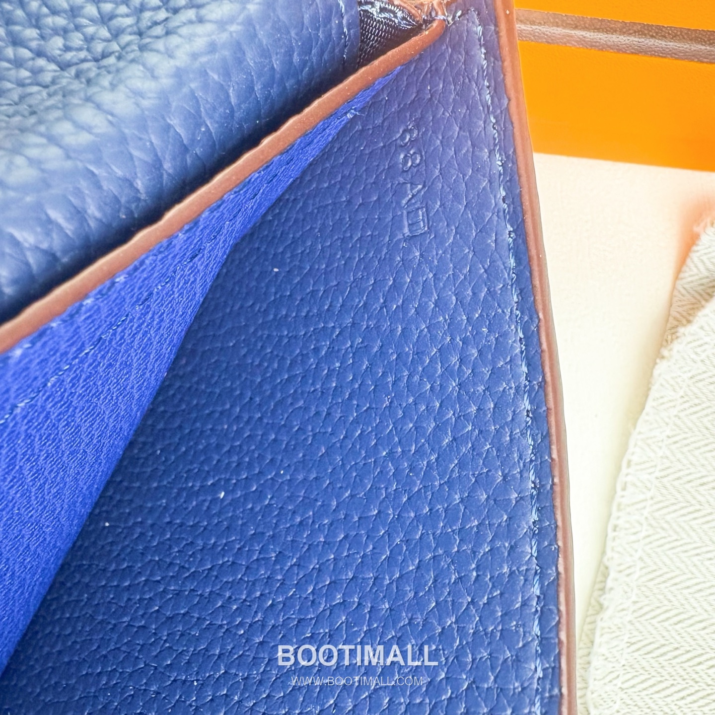 Hermès Silk’in Barenia Togo Calfskin Bi-Fold Wallet with Coin Pocket Detail 에르메스 실킨 바레니아 토고 카프스킨 코인포켓 디테일 반지갑 527 11.5cm 5