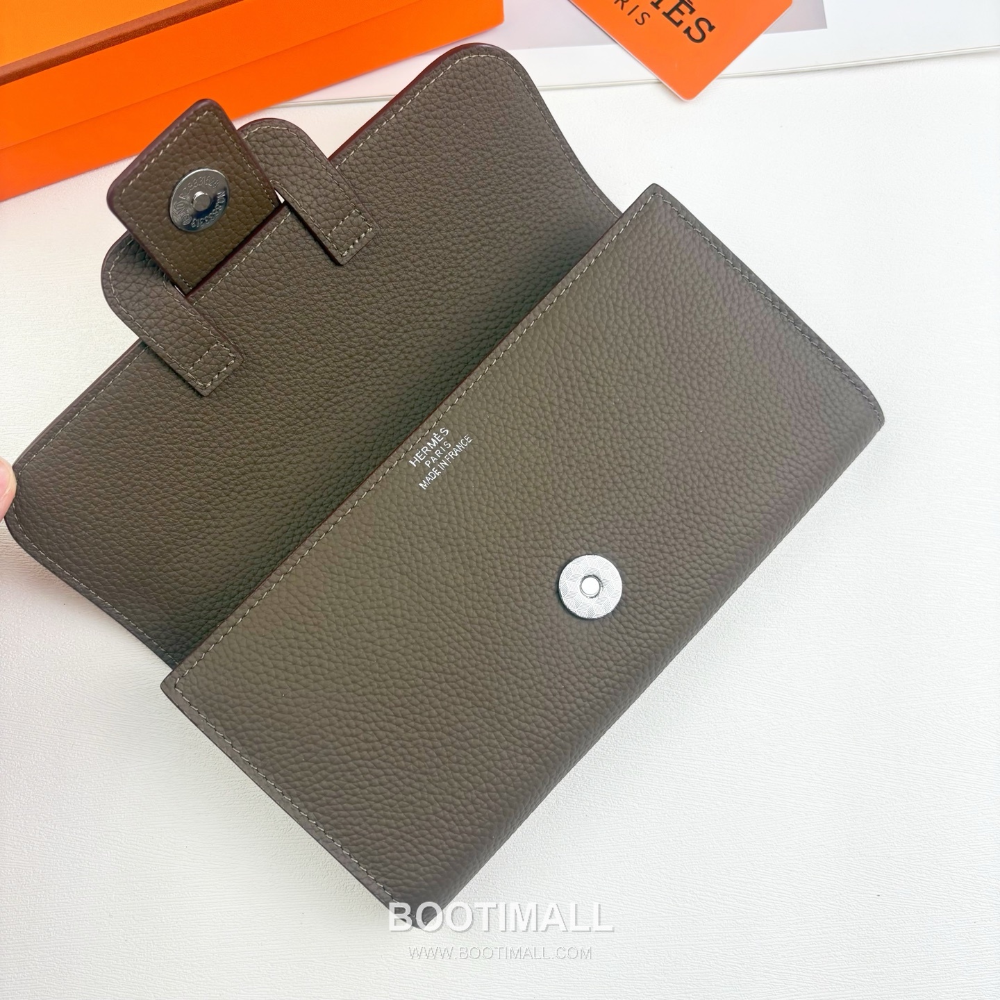 Hermès Long To Calfskin Wallet with Zip Coin Pocket Multi Compartment Detail 에르메스 롱 투 카프스킨 지퍼 코인포켓 멀티 컴파트먼트 장지갑 0688 20.5cm 4