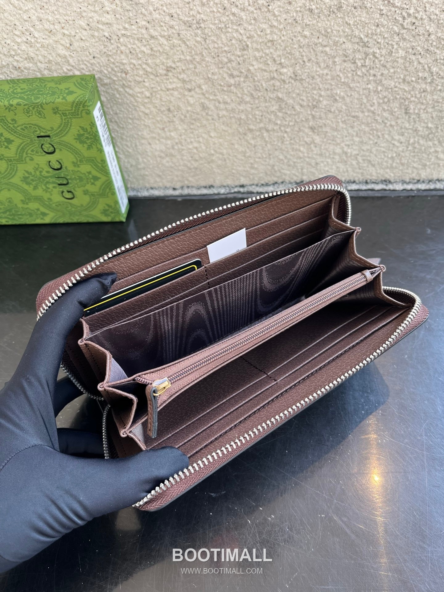Gucci GG Supreme PVC Wallet with Double G Logo Leather Trim Detail 구찌 GG 수프림 PVC 더블 G 로고 레더 트림 장지갑 856562 19cm 9