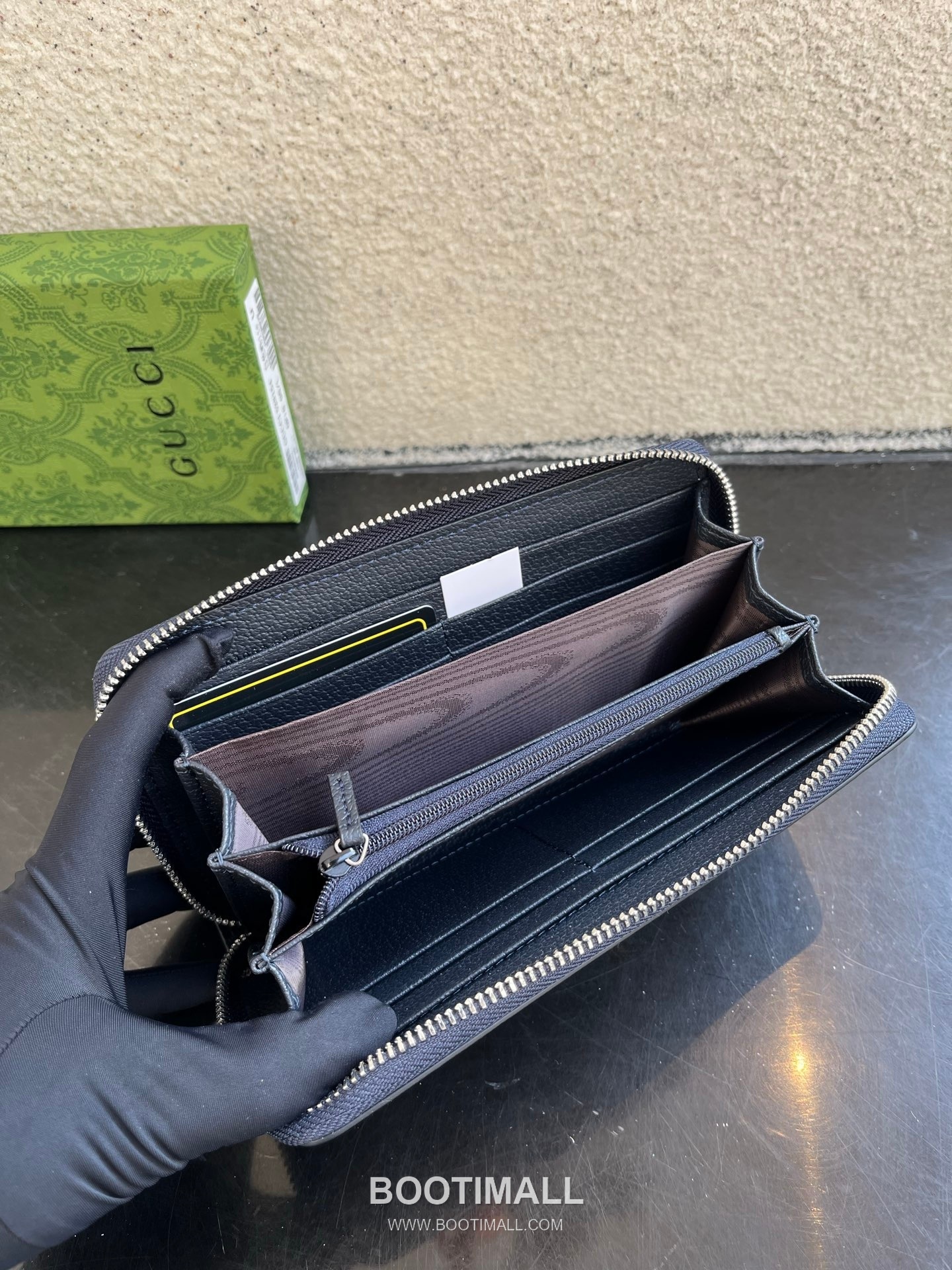 Gucci GG Supreme PVC Wallet with Double G Logo Leather Trim Detail 구찌 GG 수프림 PVC 더블 G 로고 레더 트림 장지갑 856562 19cm 9