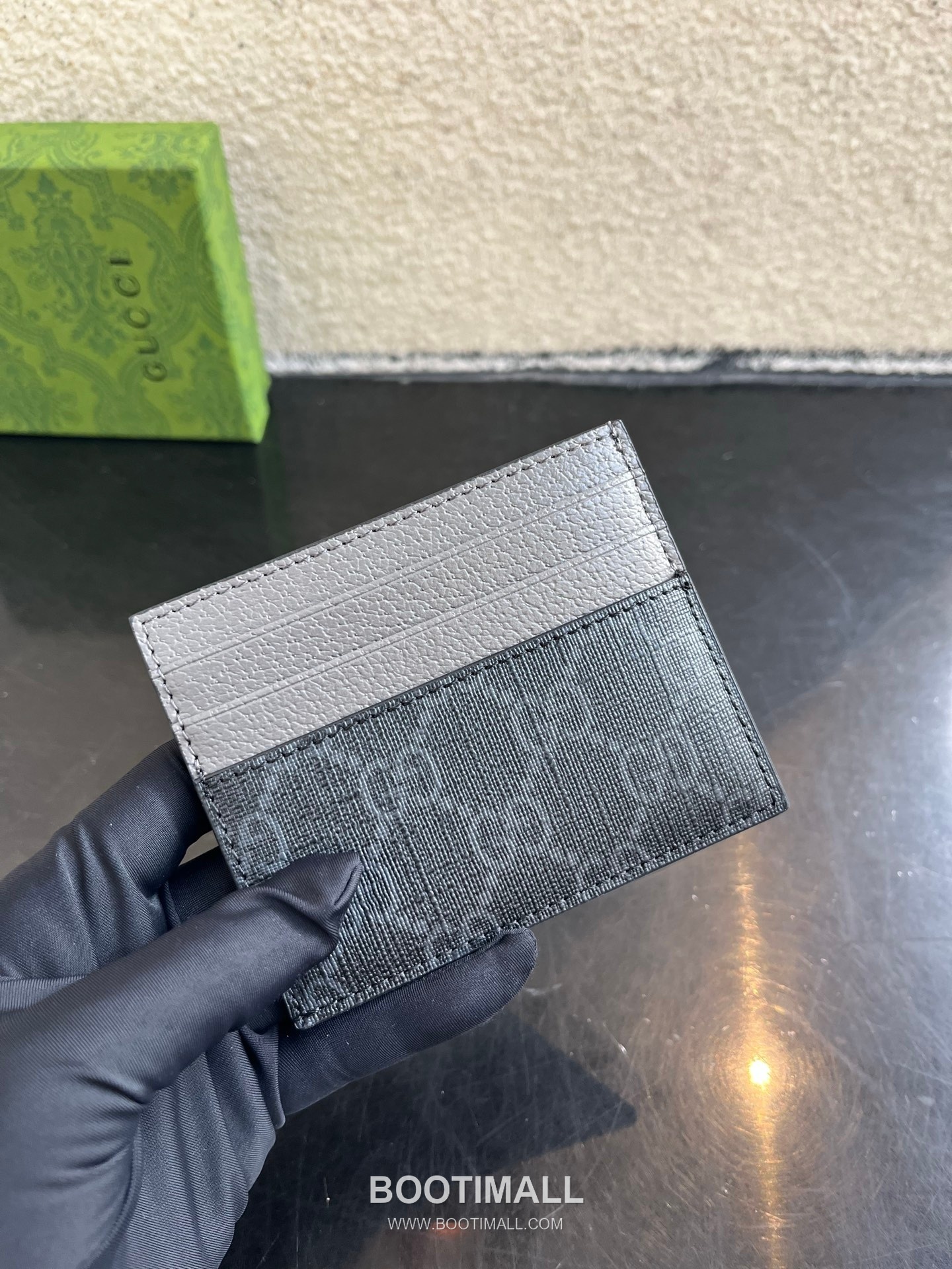 Gucci GG Supreme PVC Card Holder with Contrast Leather Interior Detail 구찌 GG 수프림 PVC 콘트라스트 레더 인테리어 카드홀더 795230 10cm 4