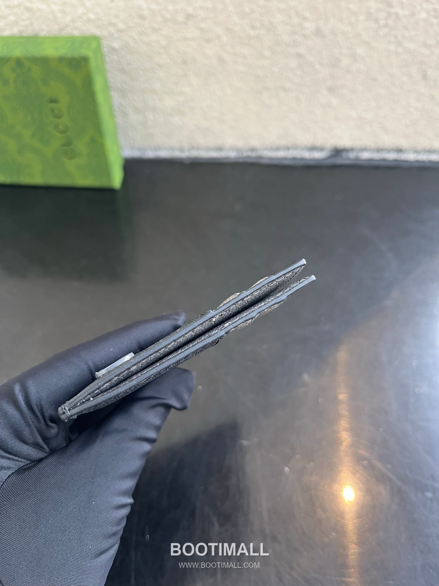 Gucci GG Supreme PVC Card Holder with Contrast Leather Interior Detail 구찌 GG 수프림 PVC 콘트라스트 레더 인테리어 카드홀더 795230 10cm 5