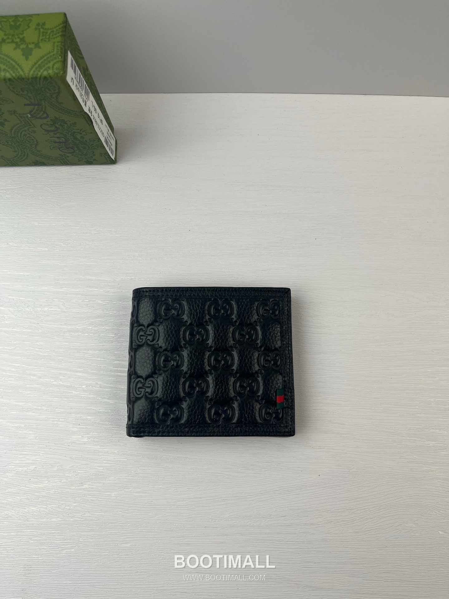 Gucci GG Calfskin Leather Bi-Fold Wallet with Logo Detail 구찌 GG 카프스킨 레더 바이폴드 반지갑 6818 11cm 1