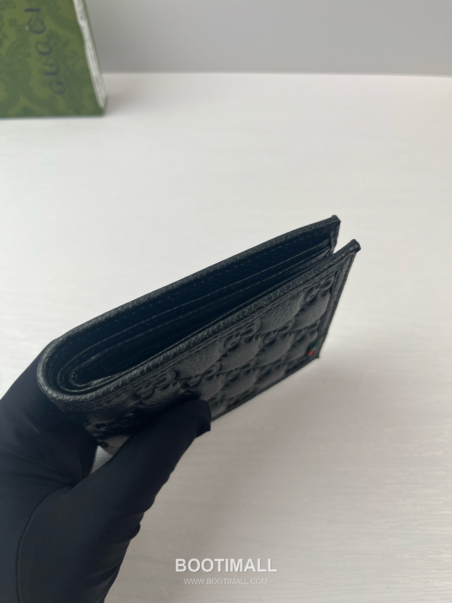 Gucci GG Calfskin Leather Bi-Fold Wallet with Logo Detail 구찌 GG 카프스킨 레더 바이폴드 반지갑 6818 11cm 4